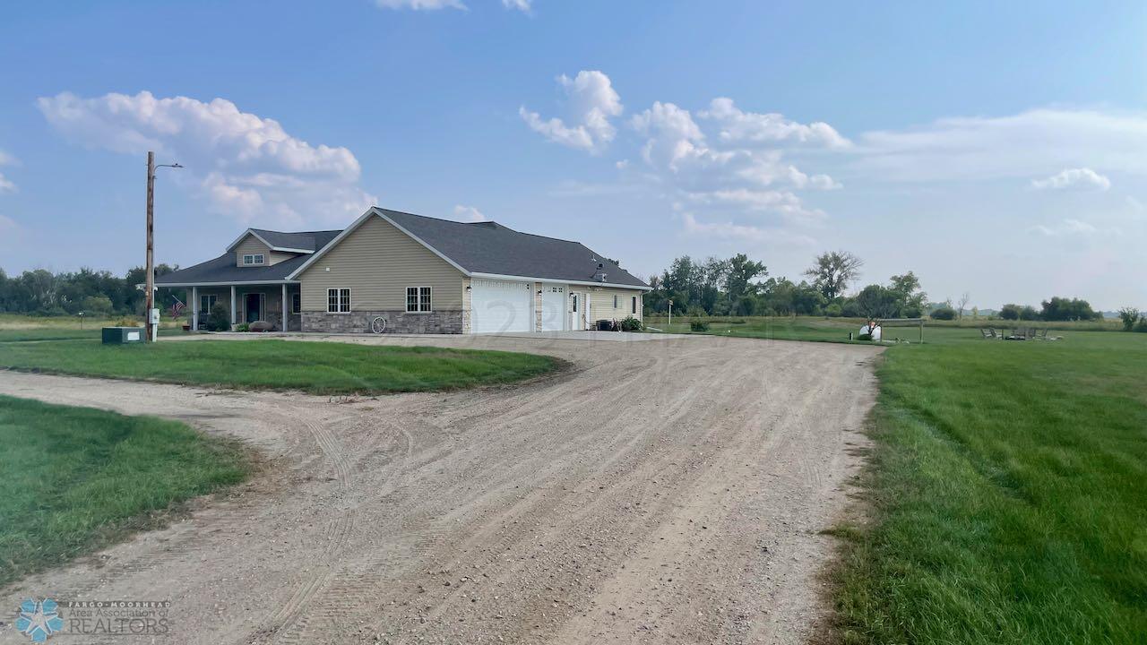 (40) Driveway to Home