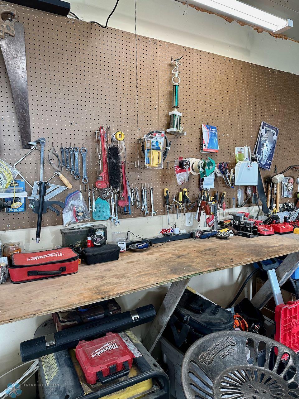 (54) Garage Work Bench