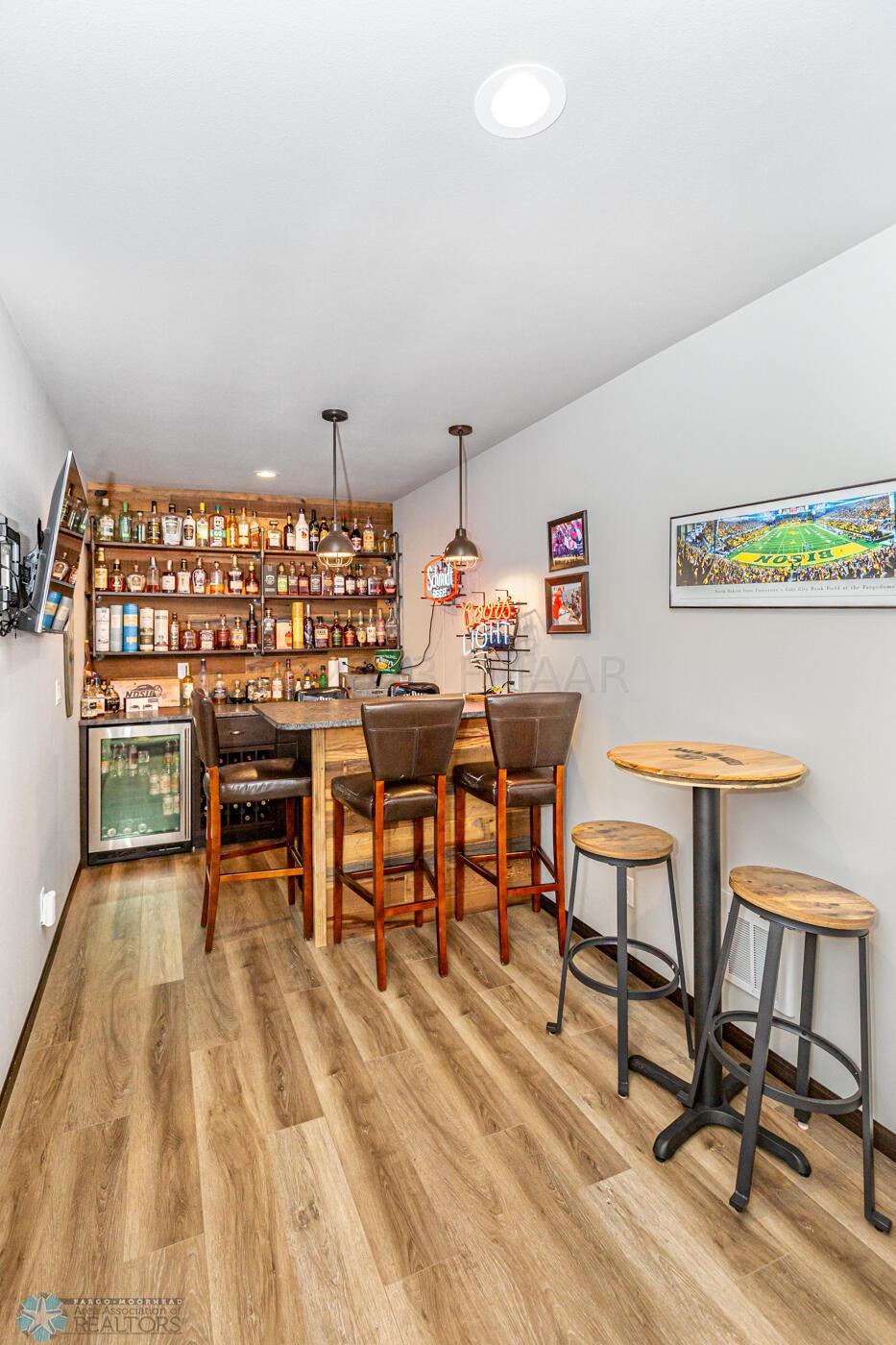 BONUS! Bar Room