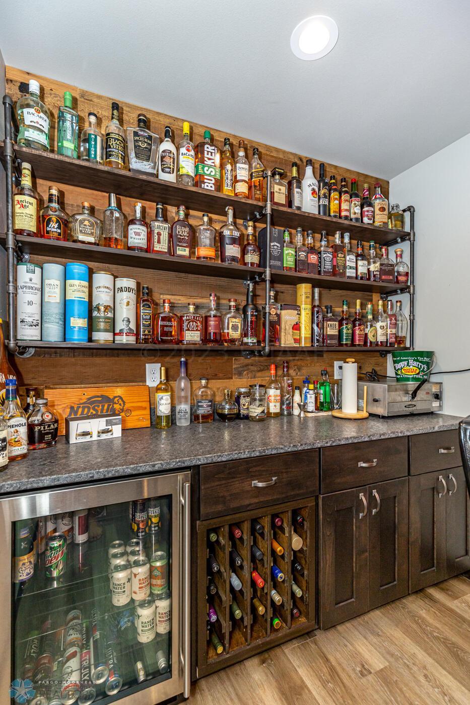 BONUS! Bar Room