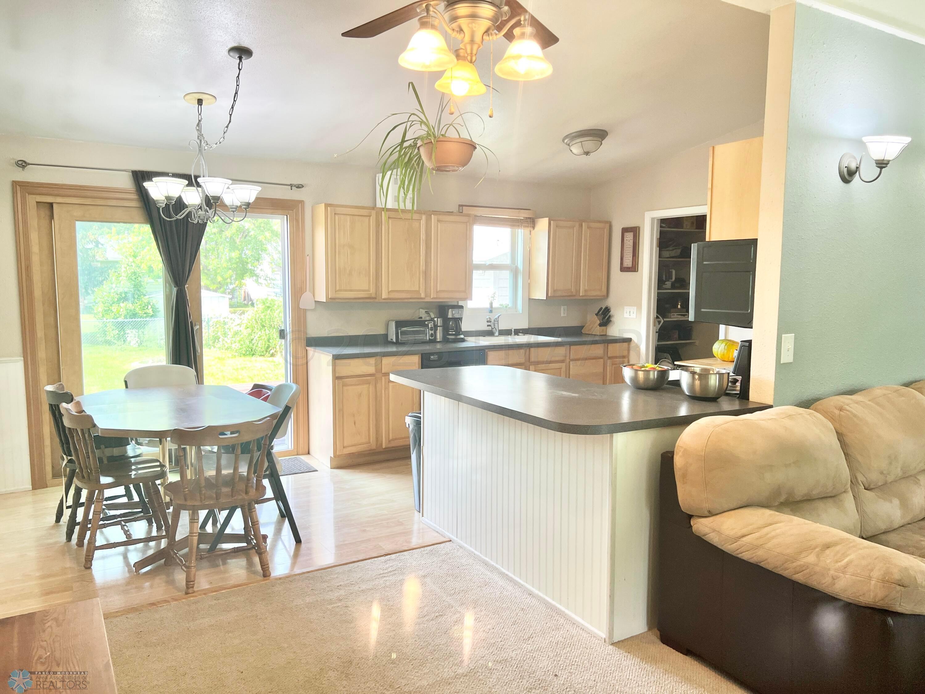 Dining/Kitchen