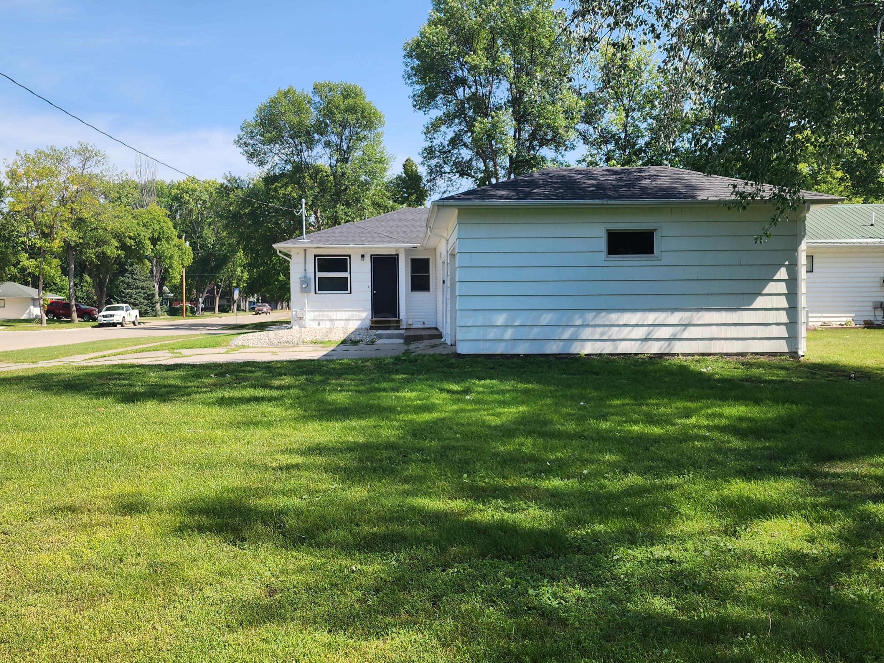 Large Side Yard