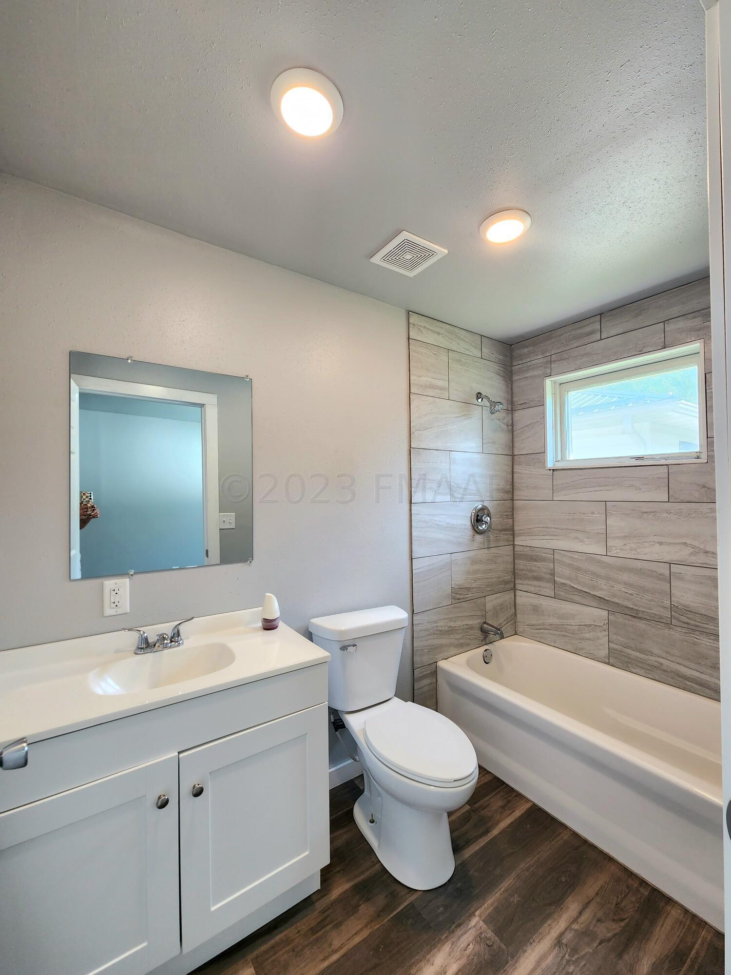 Master Bath (Full)