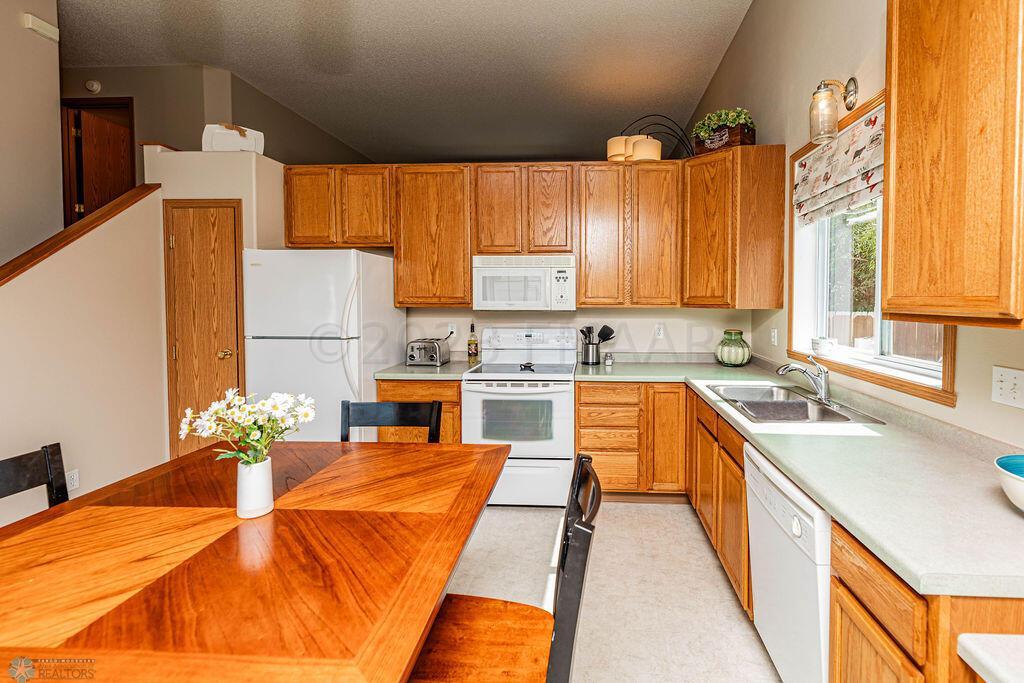 Great Cabinets and Pantry
