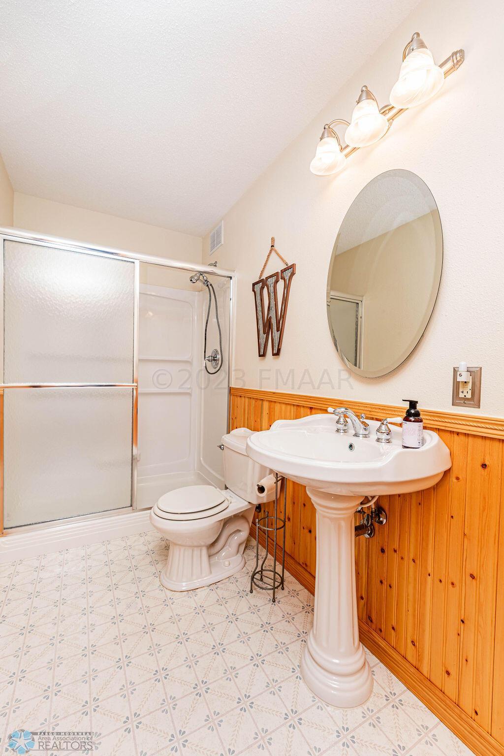 3/4 Bath in LL