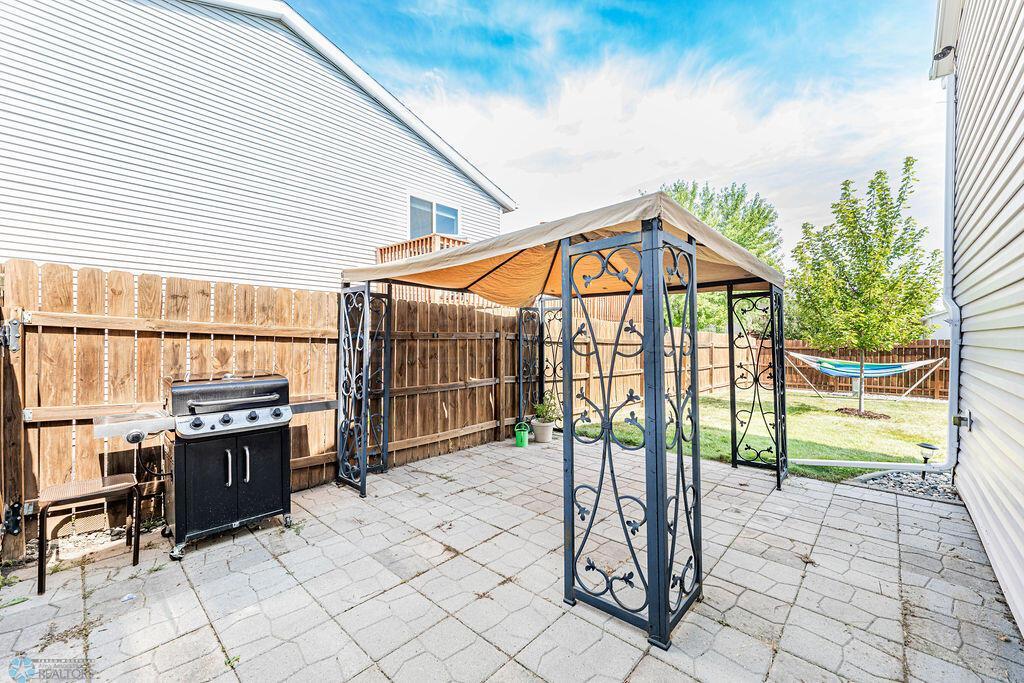 Private Sheltered Area (Gazebo Stays)