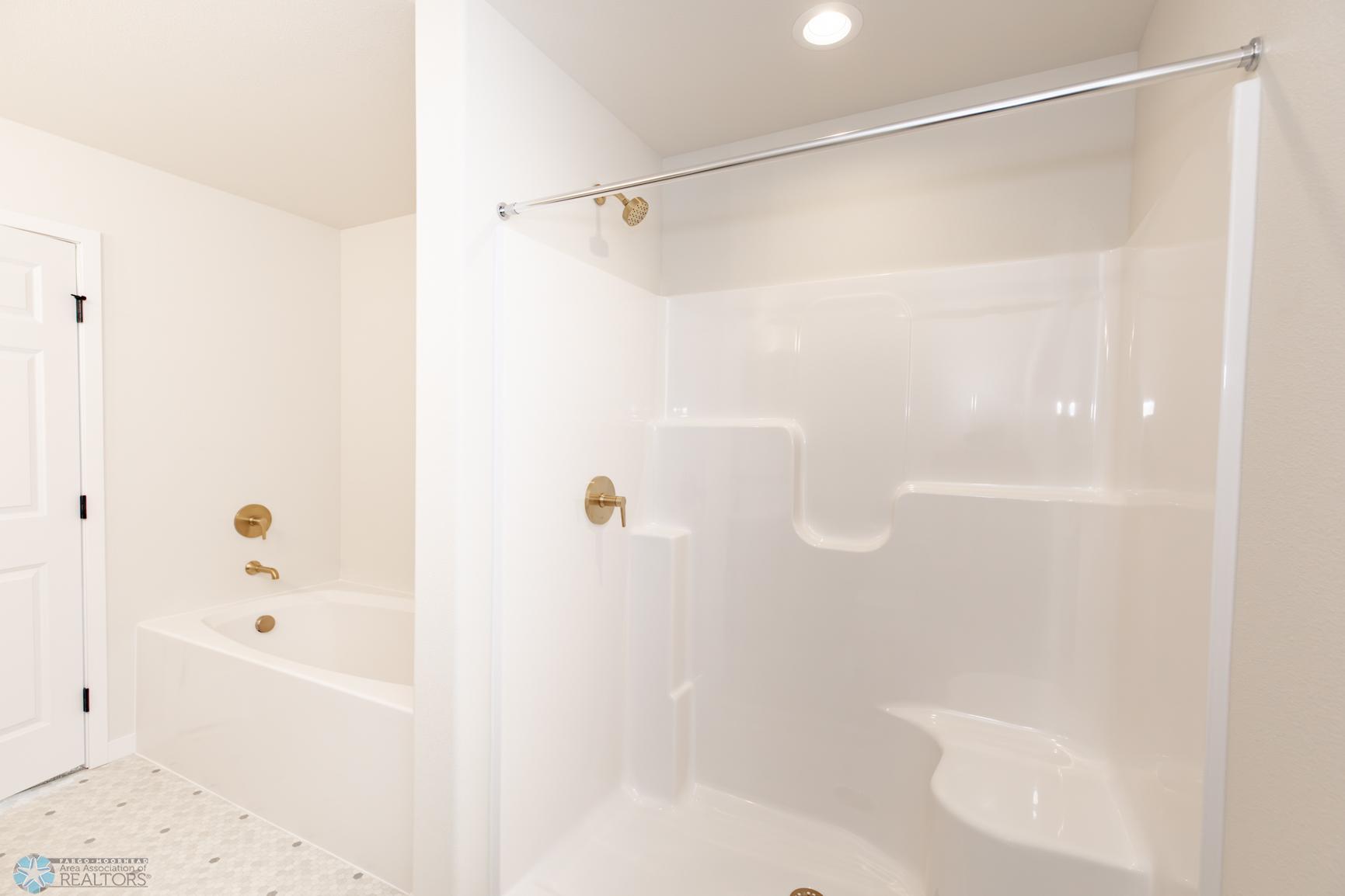 Master Bath - Full