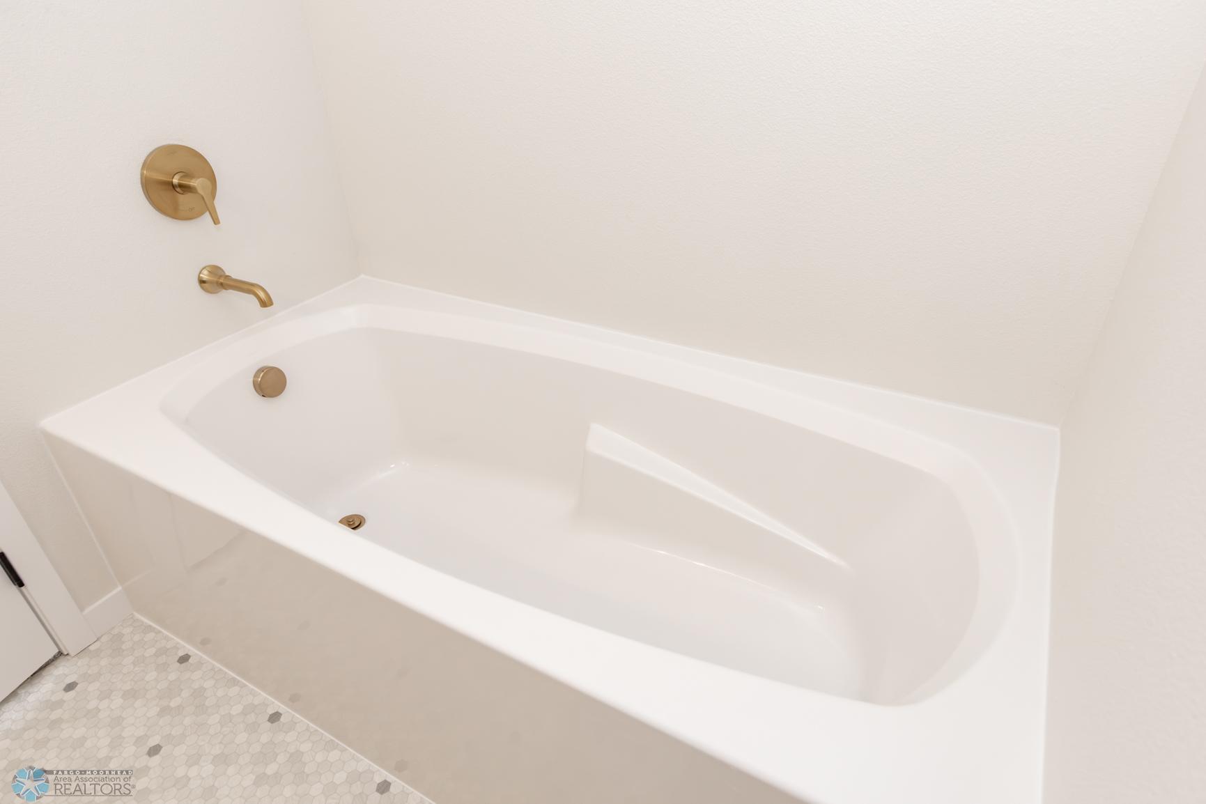 Master Bath - Full