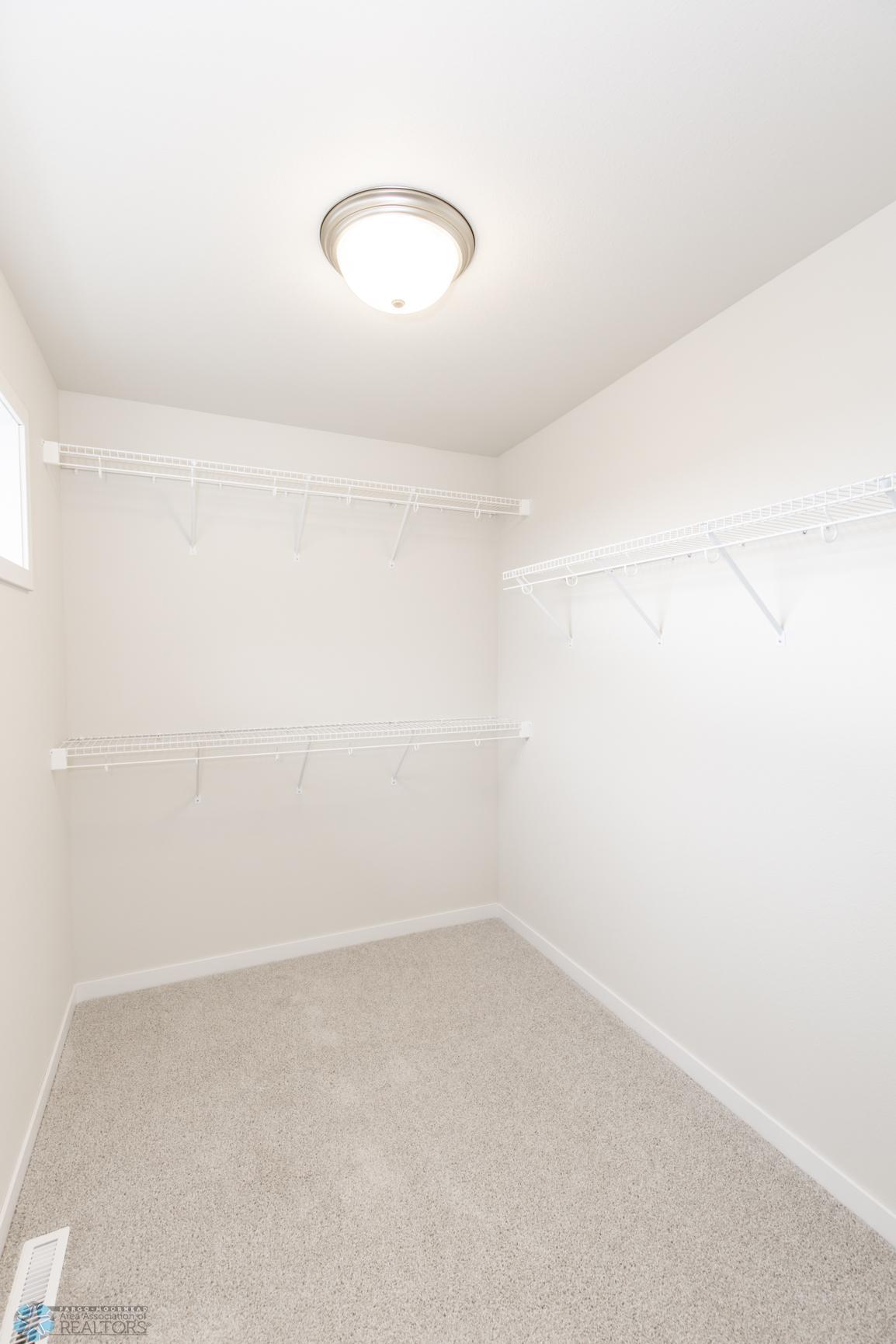 Closet in BR 3