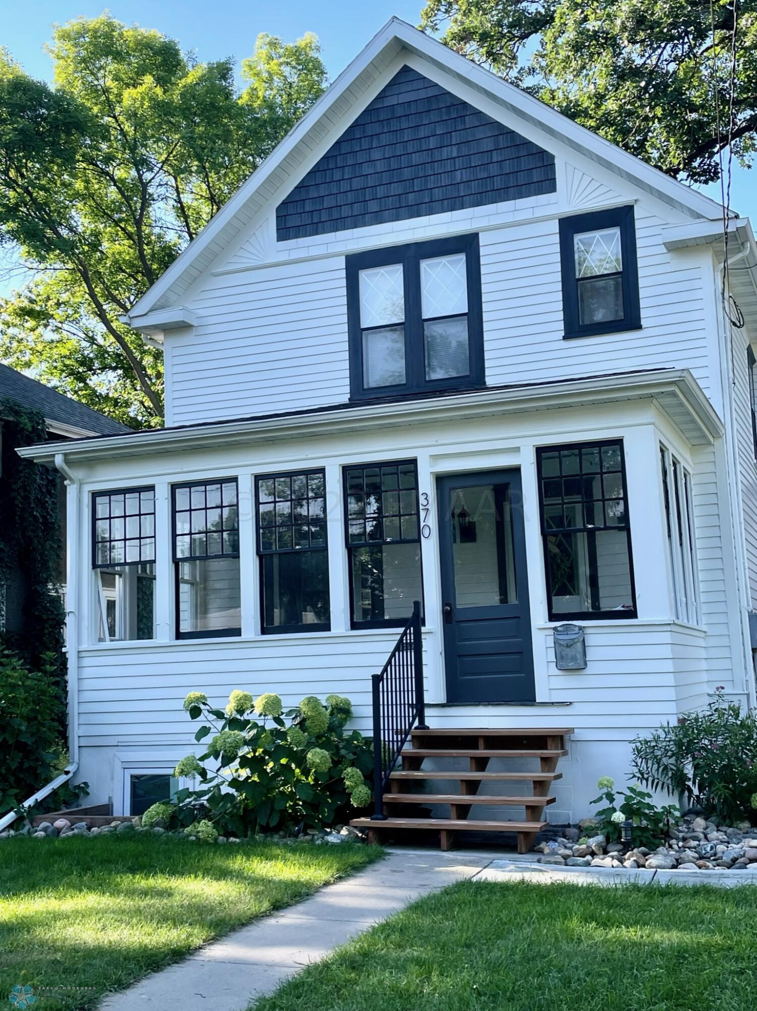 Front of House Main Photo
