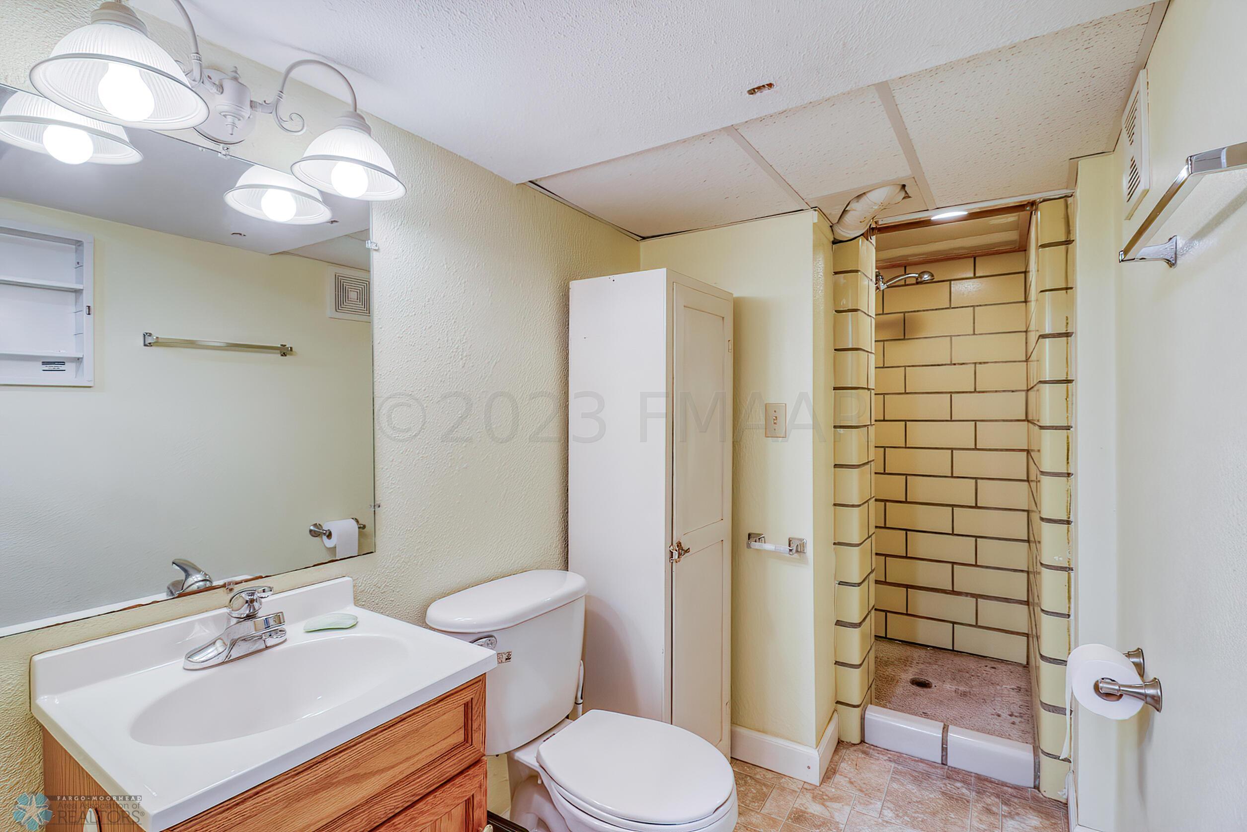 Bedroom3_Bath