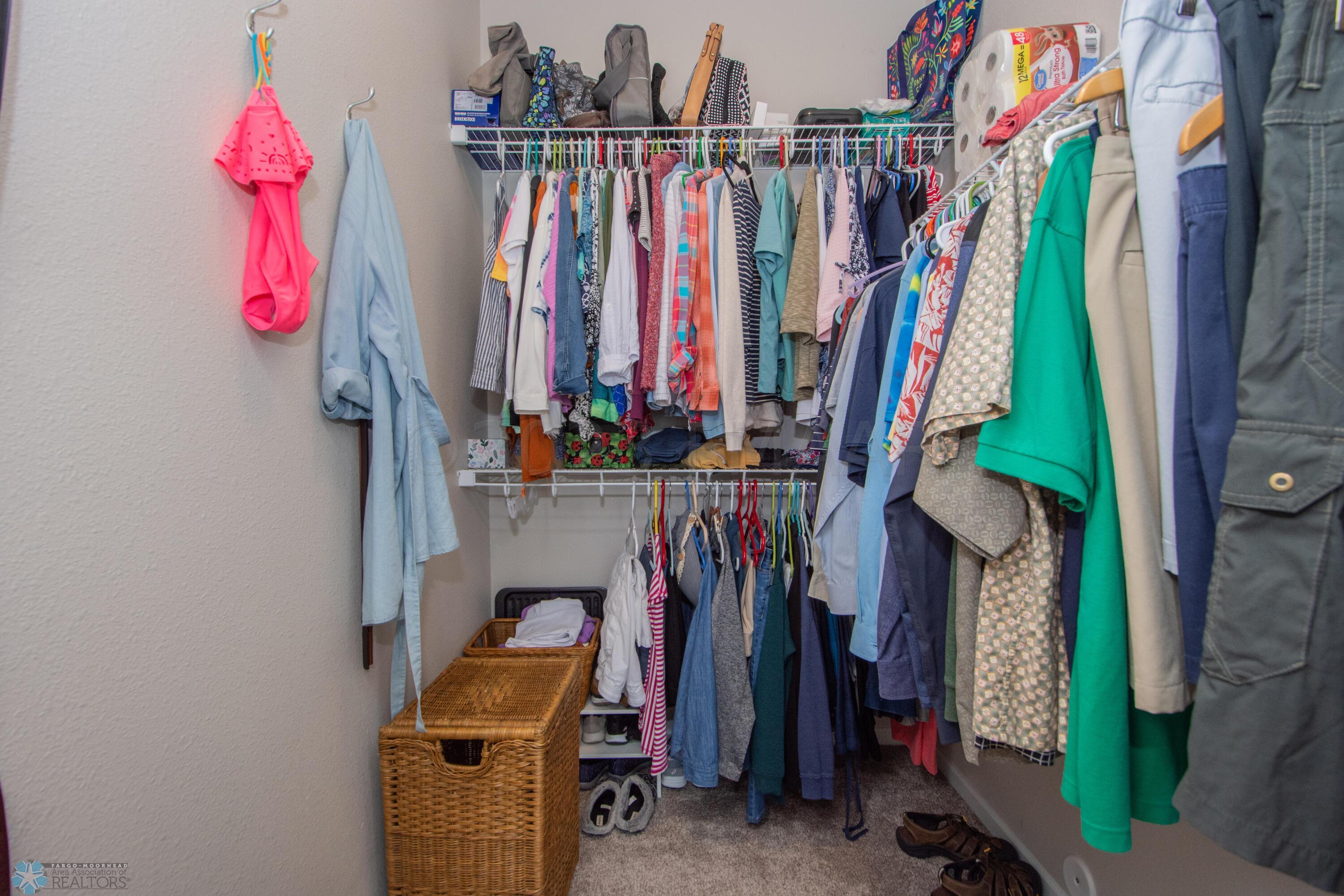 Main Bedroom Walk-In Closet