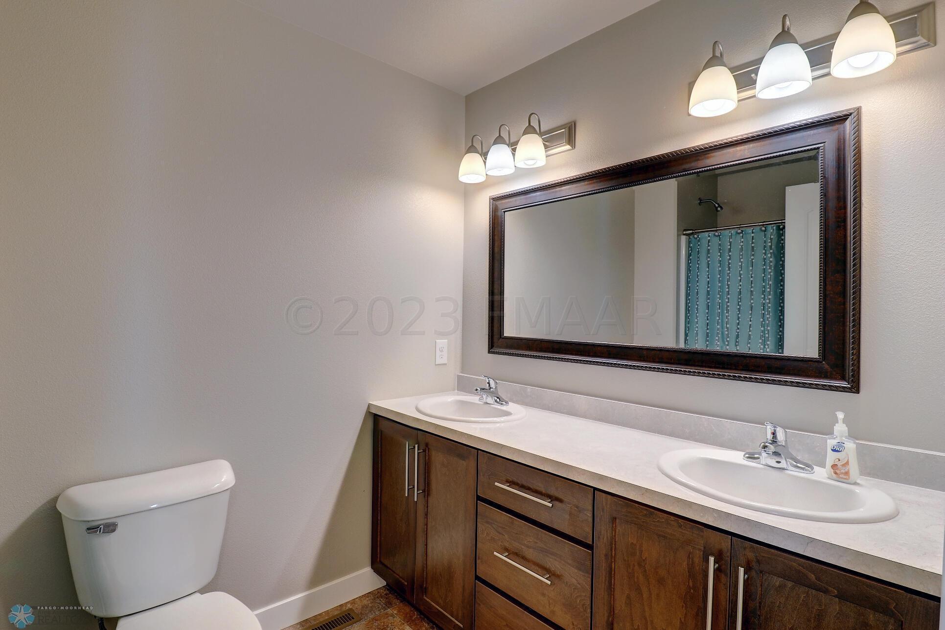 Upstairs Bathroom1_1