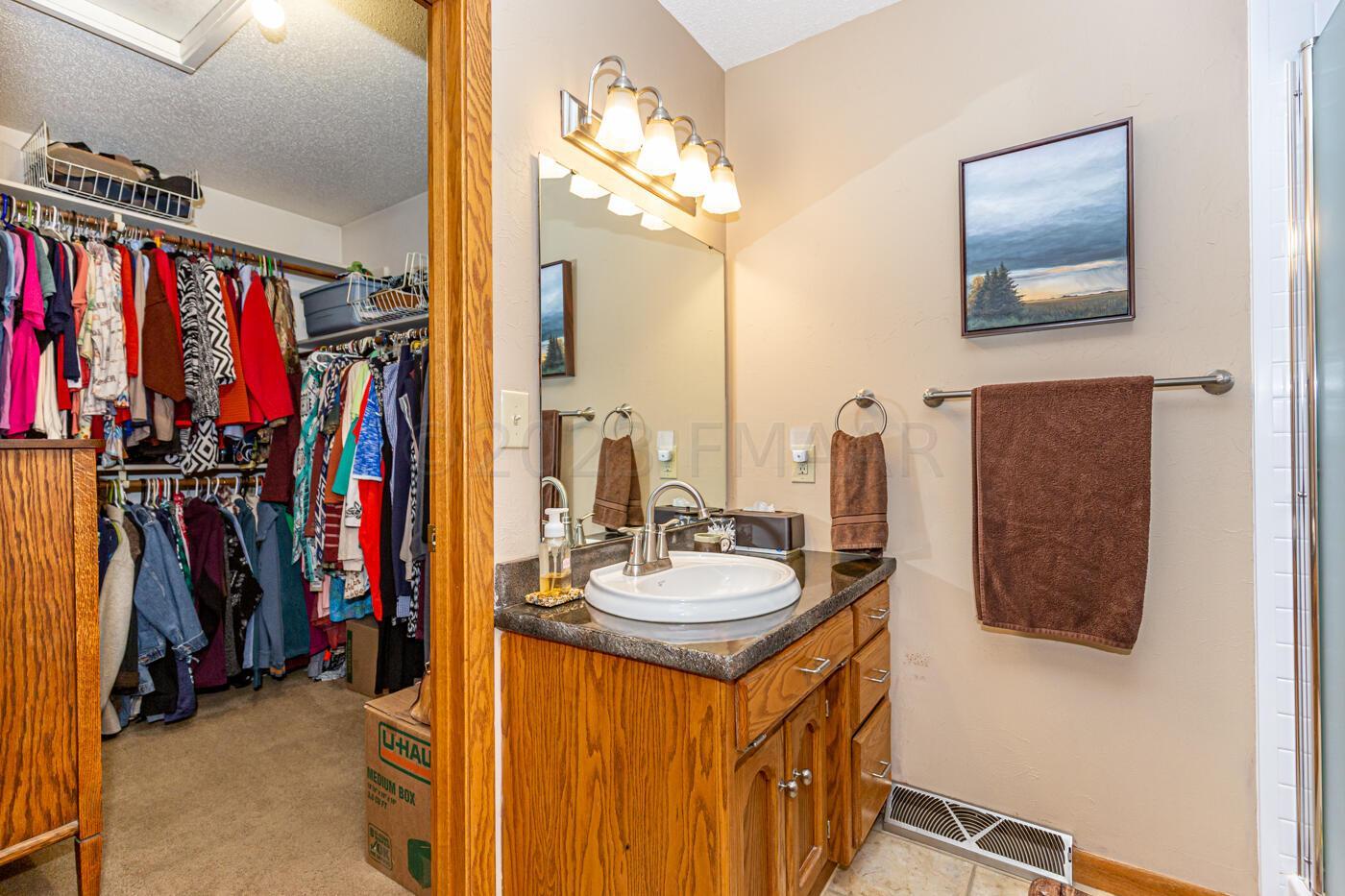 Bathroom & Walk-In-Closet