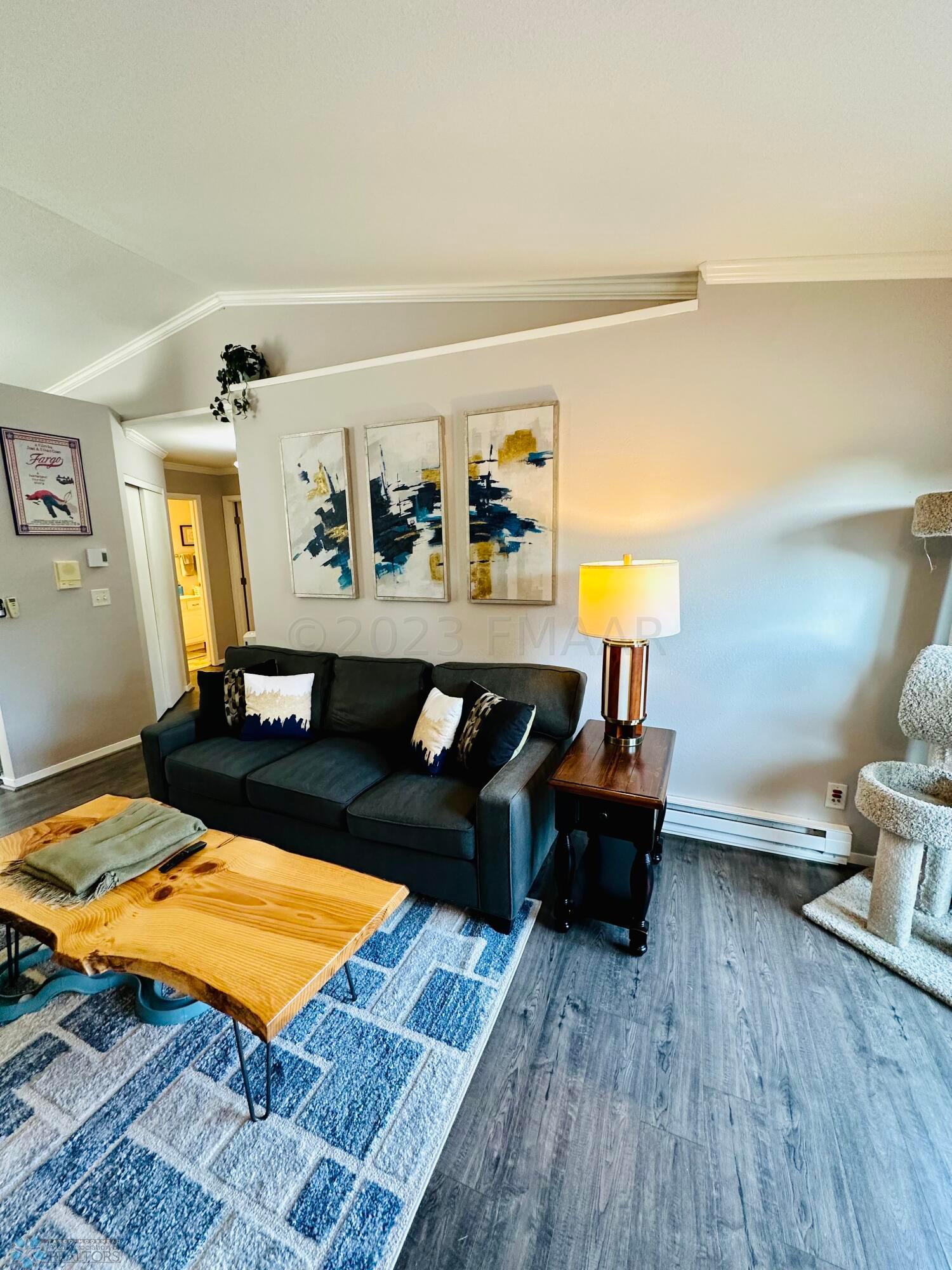 7. Livingroom 1
