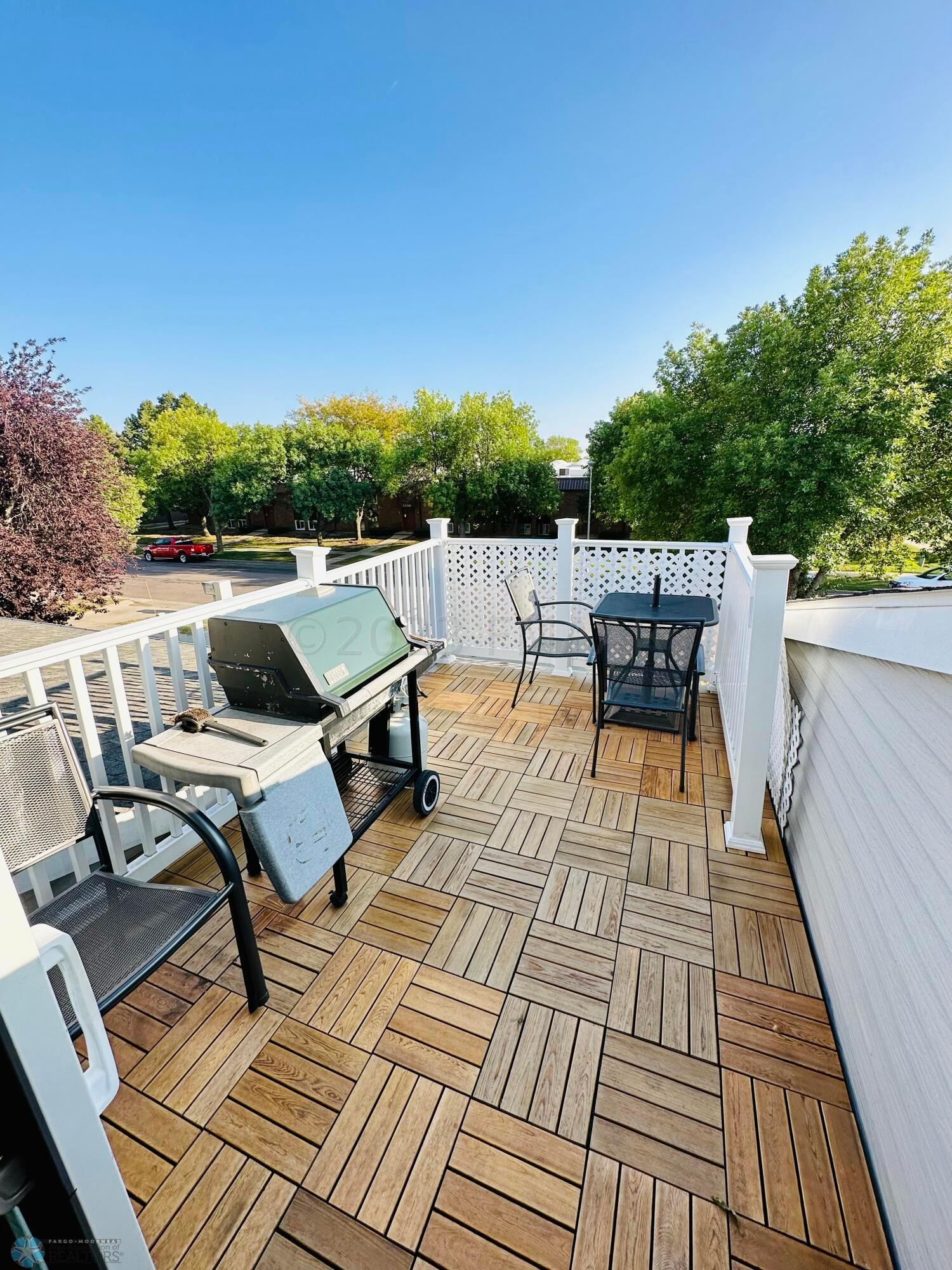 15. Deck