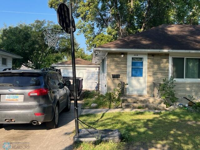 Single detached garage
