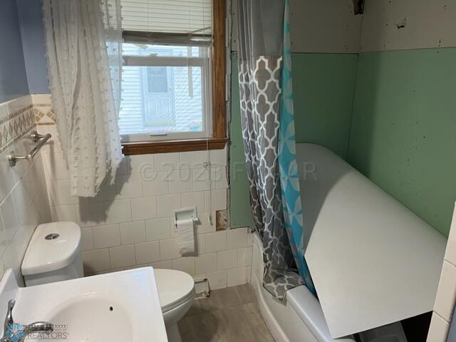 Main floor bath