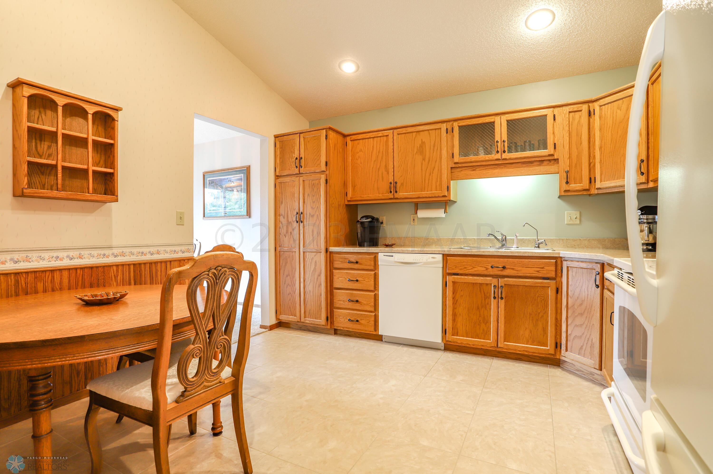 Kitchen/Eating