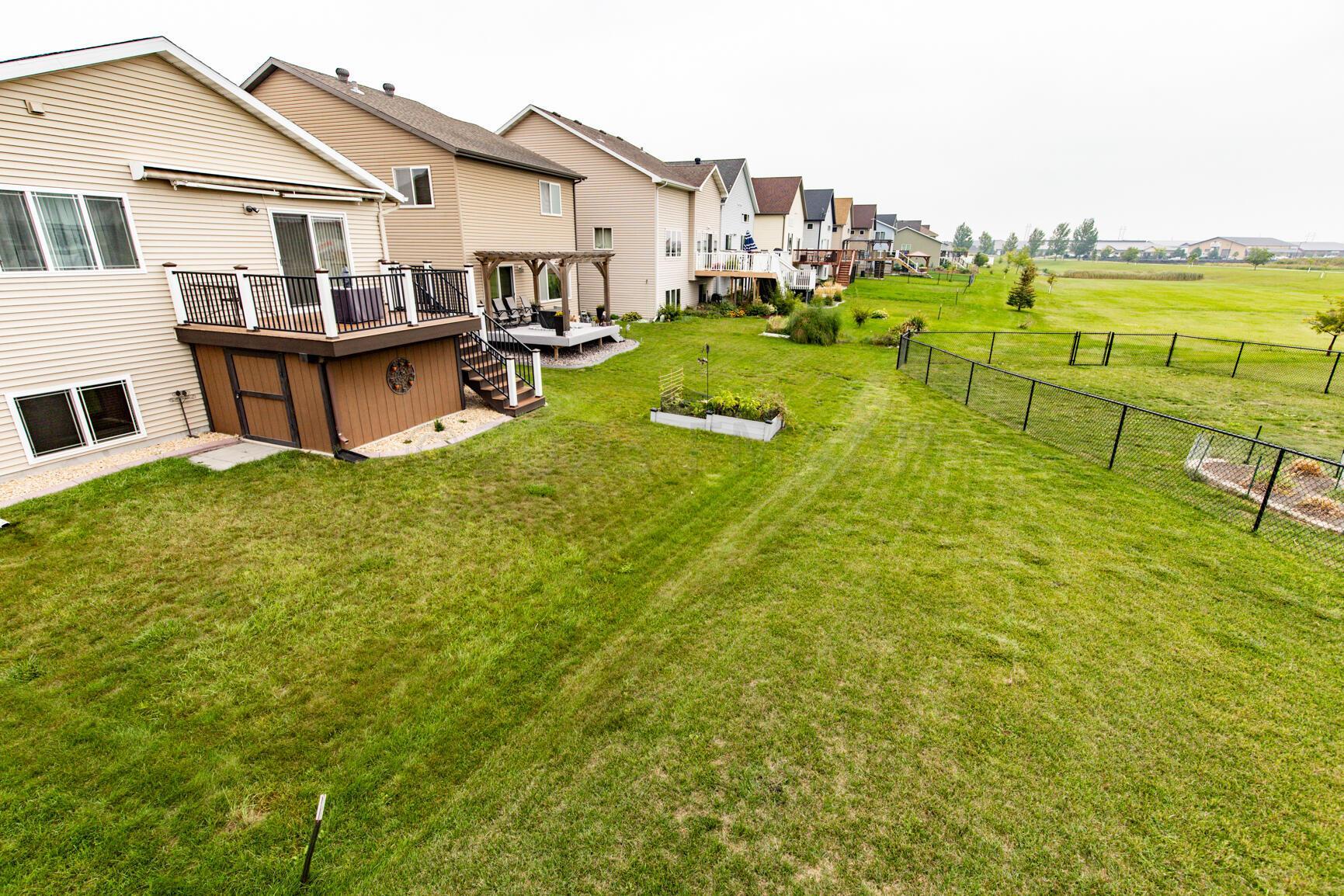 Back exterior/yard