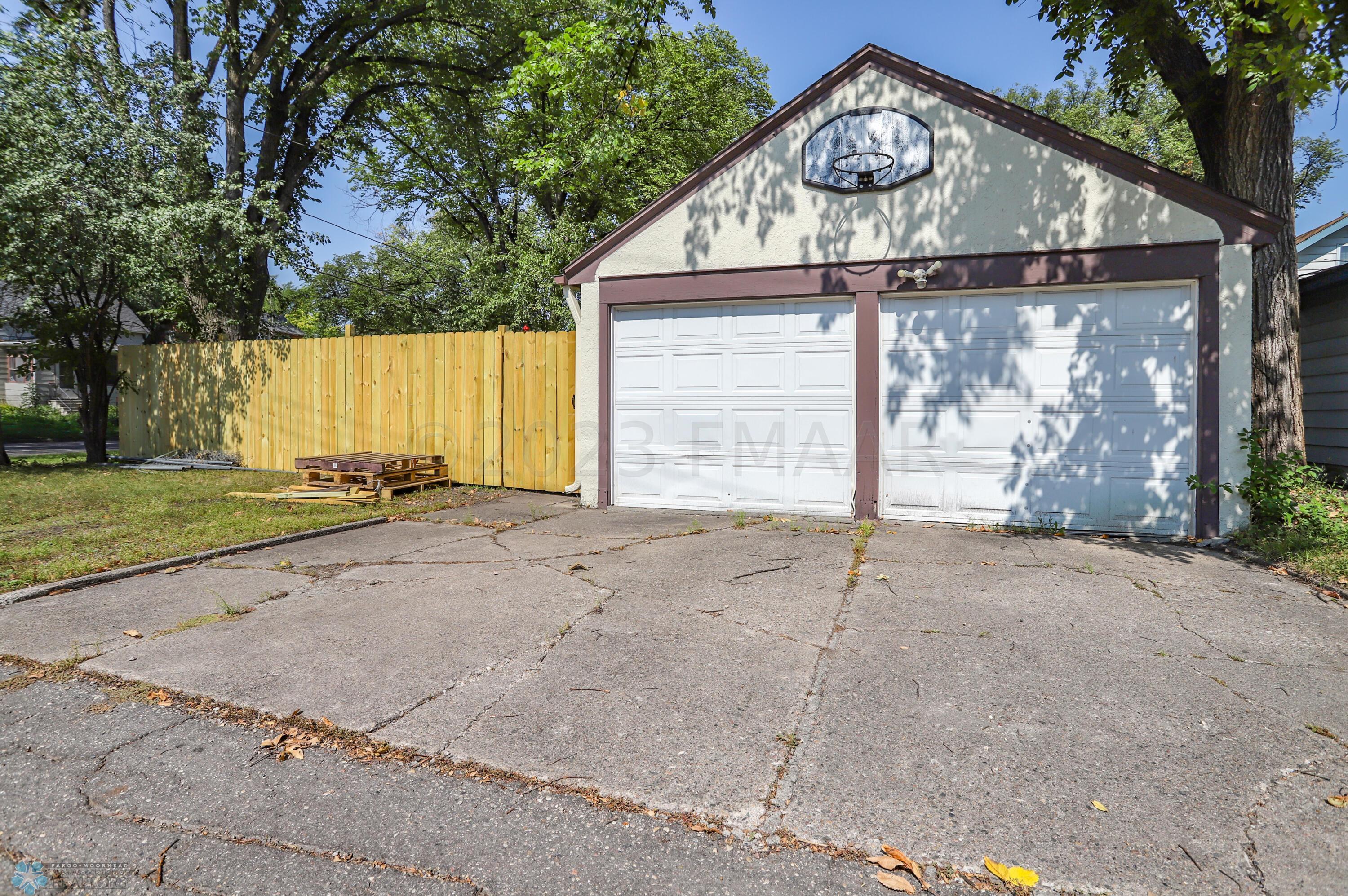 Garage