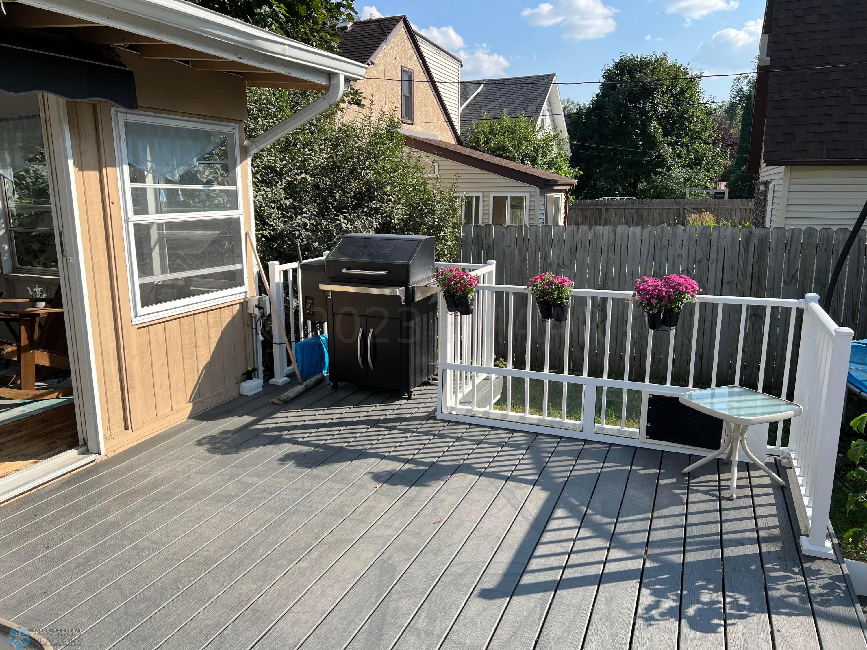 new maintenance free deck pic 1