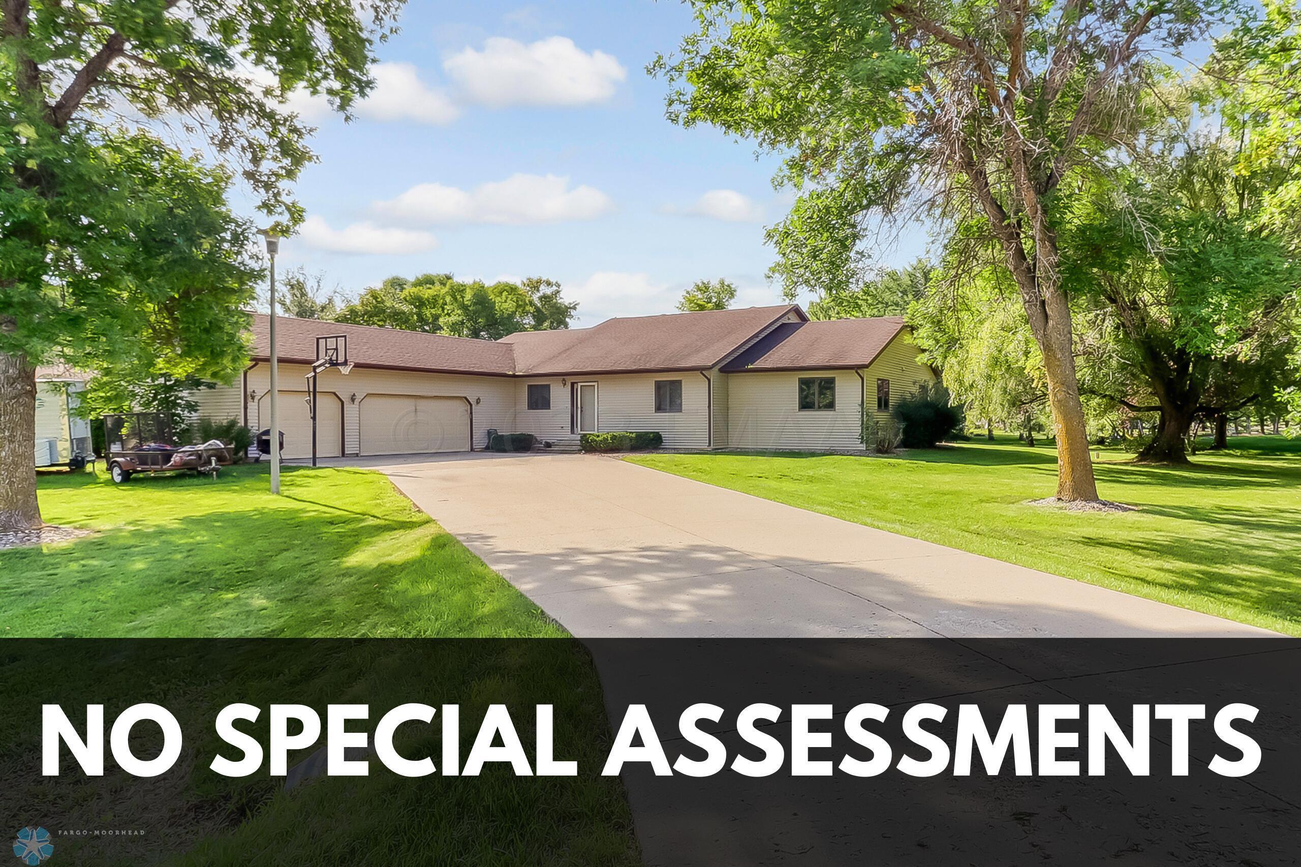 8008 SAGITTARIUS Circle, Fargo, ND 58104