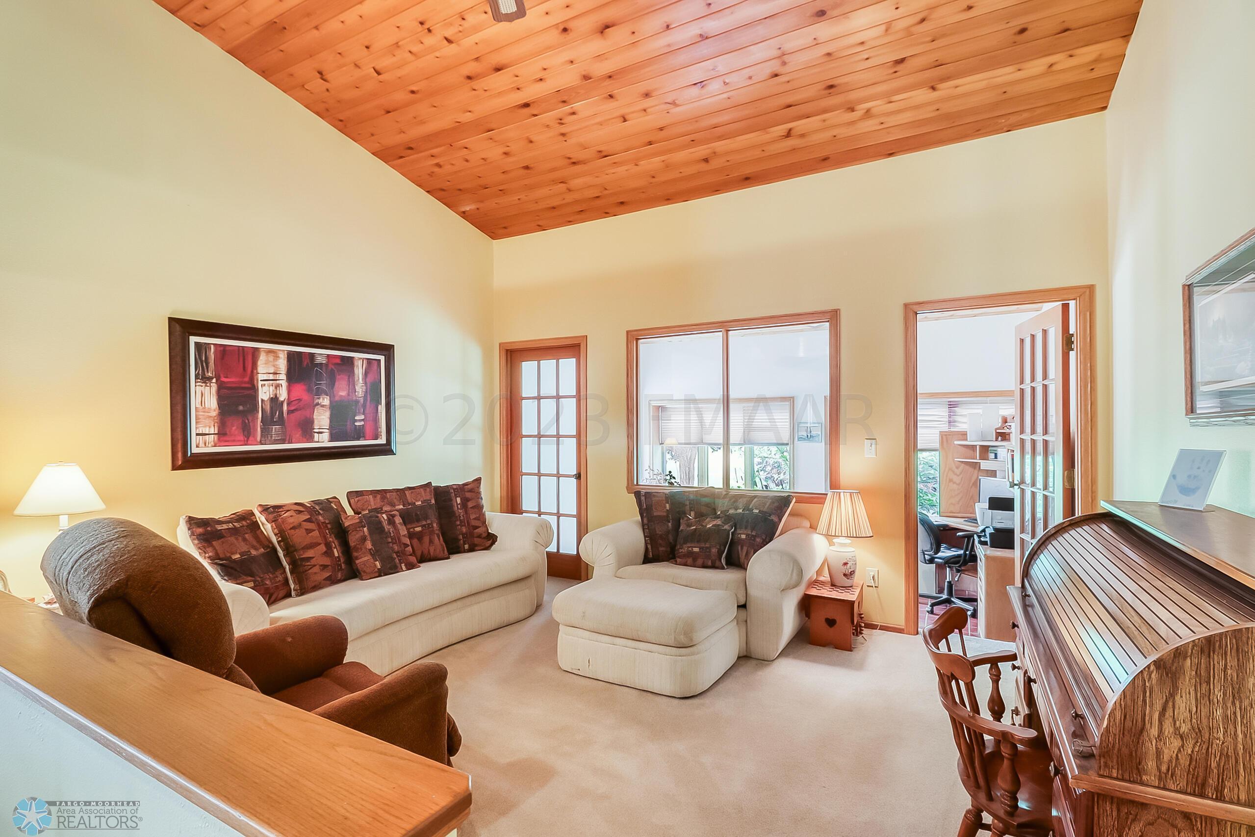 Familyroom1_0
