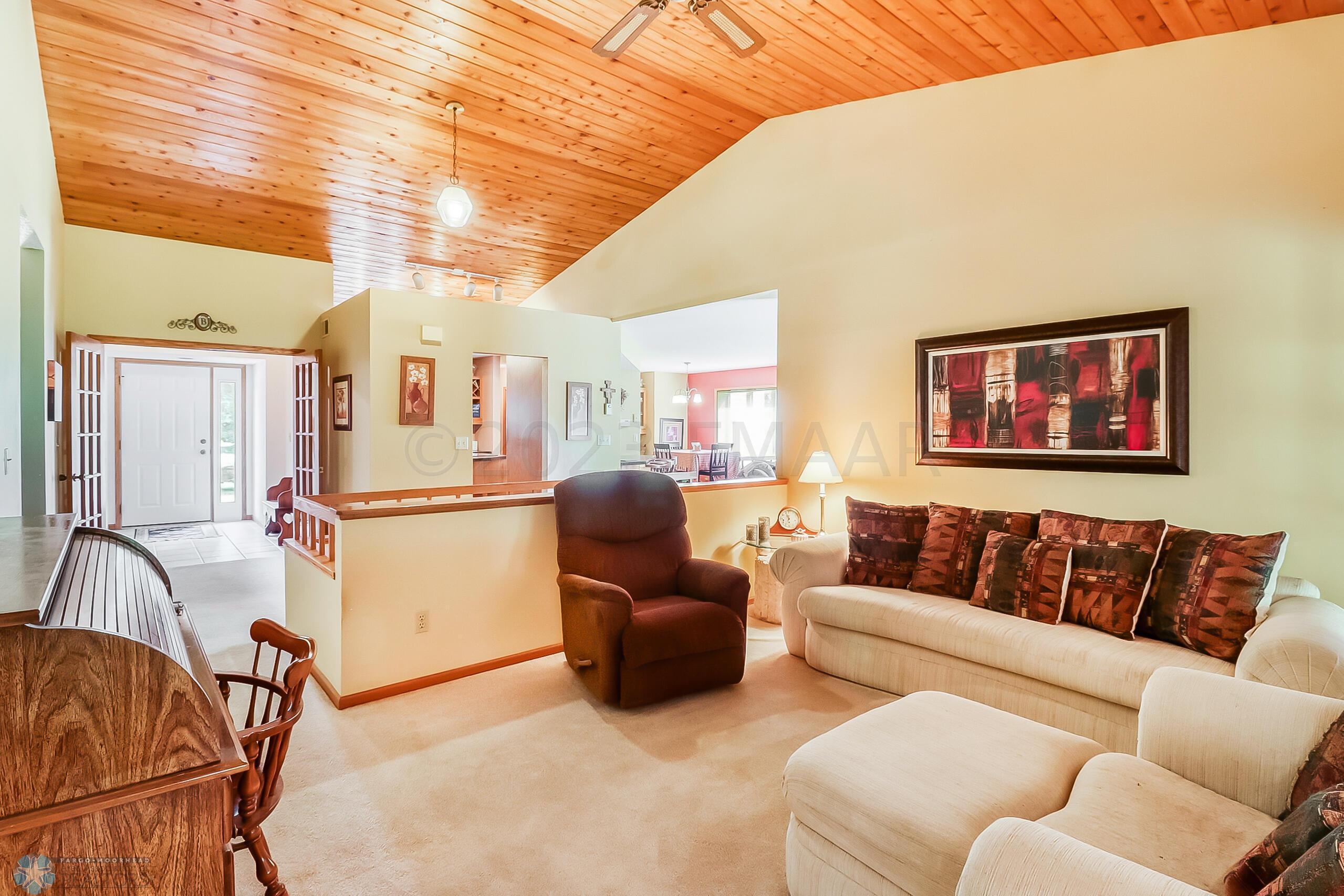 Familyroom1_1