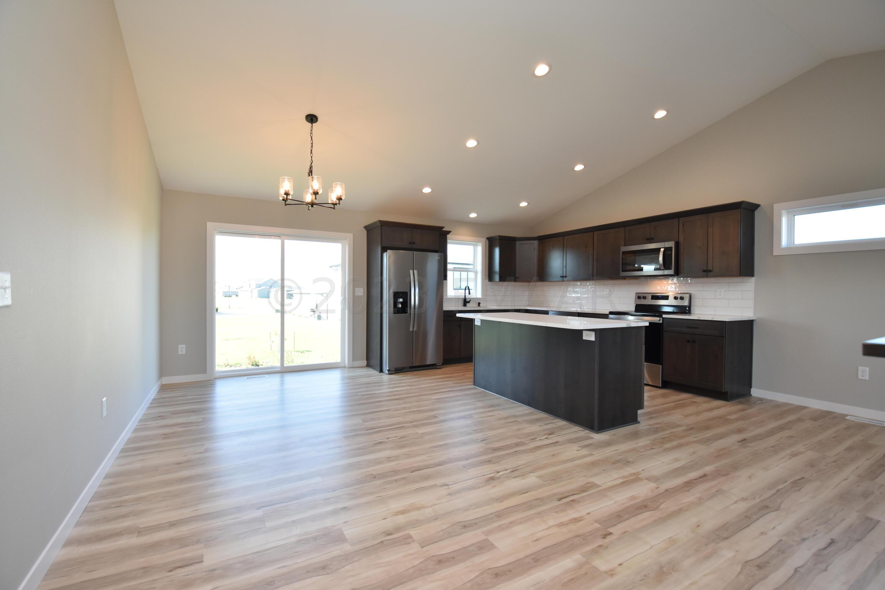 Dining/Kitchen