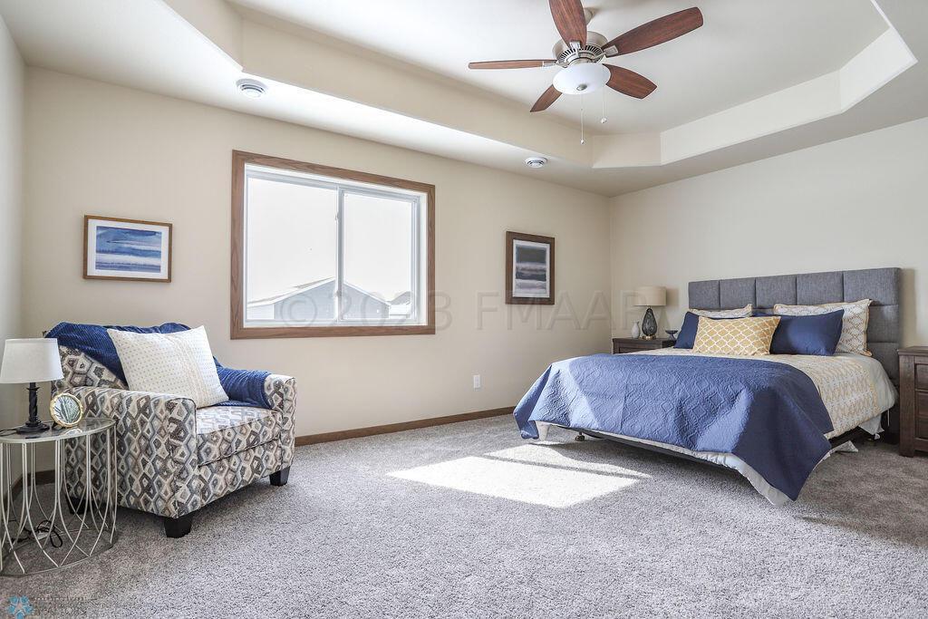 529 Westview Ln E, West Fargo