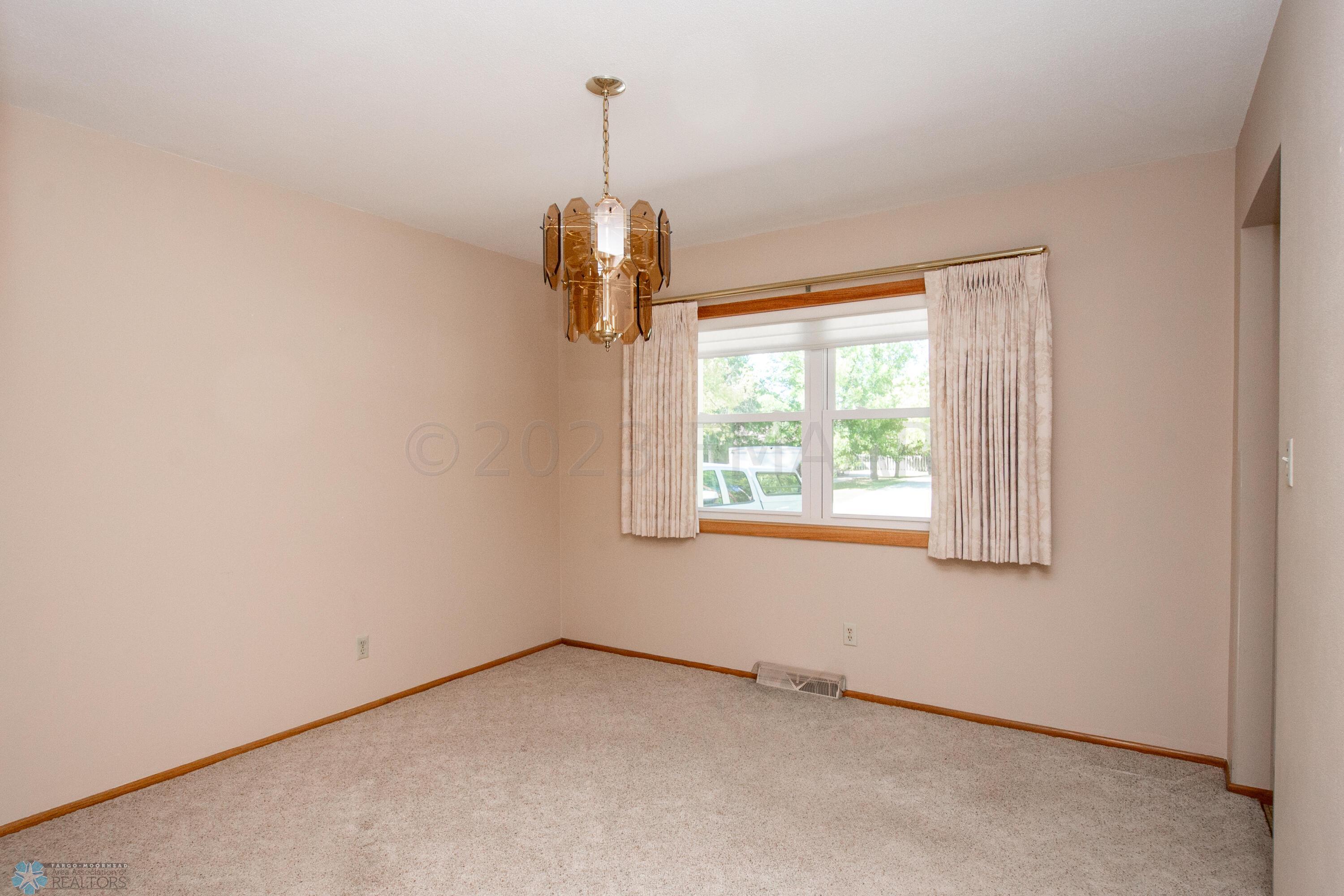 Formal Dining