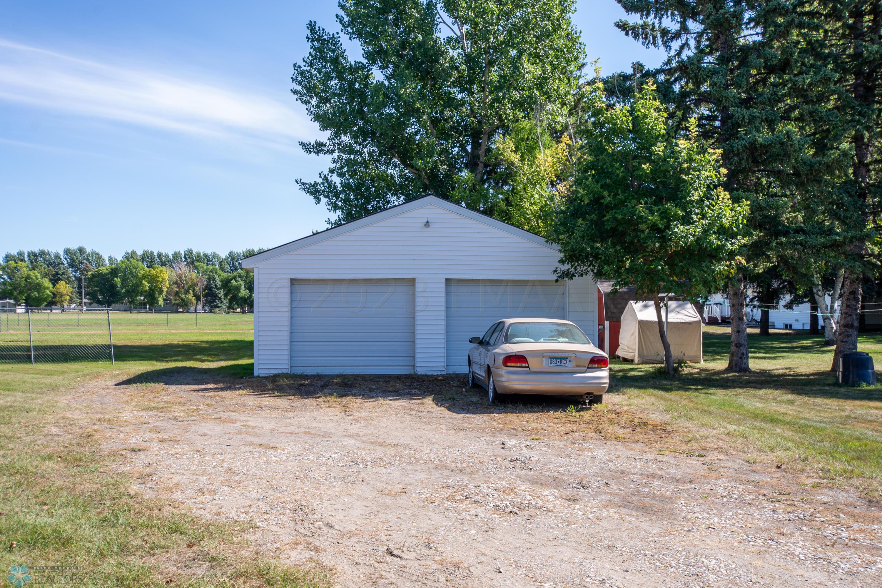 Detached Garage