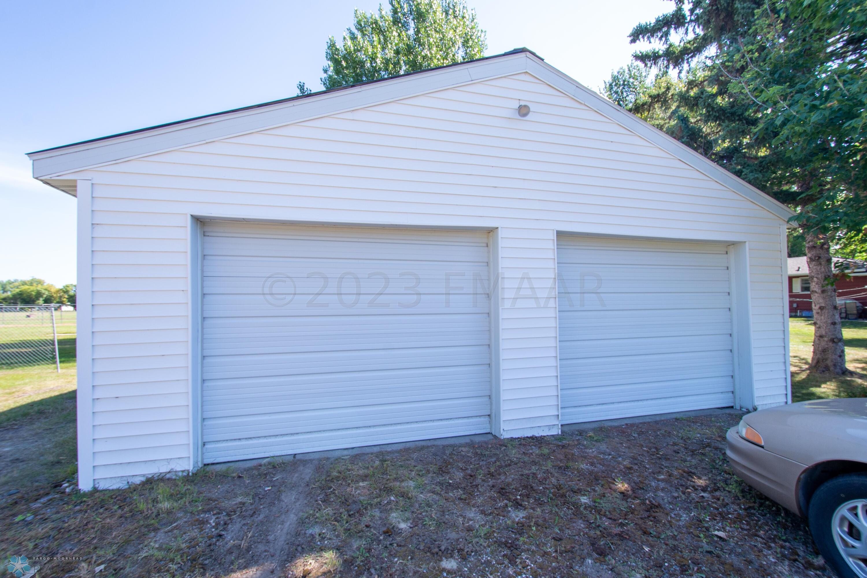 Detached Garage