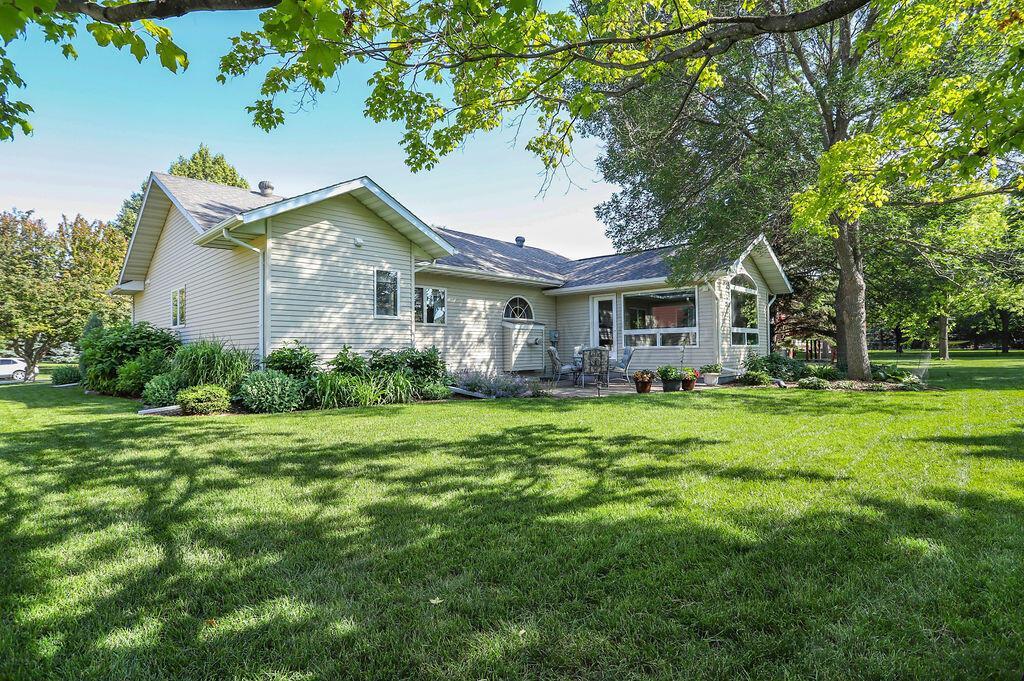 2827 30th St S, Moorhead