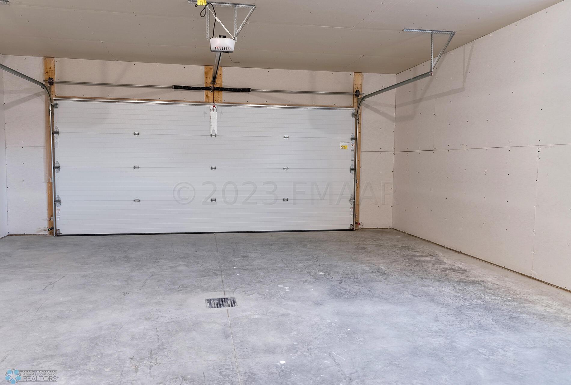 Garage (1)
