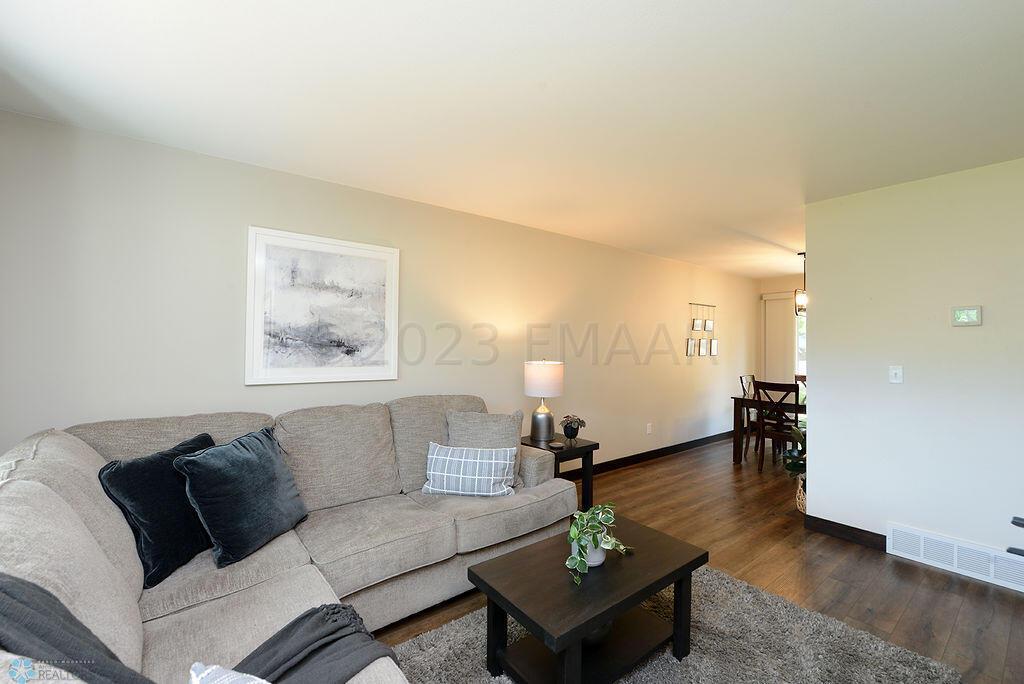 1204 62nd AVe N Moorhead