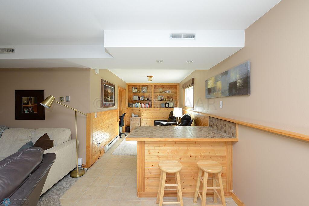 1204 62nd AVe N Moorhead