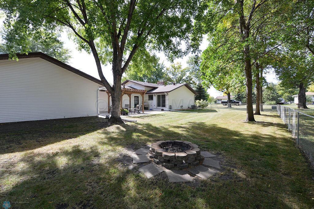 1204 62nd AVe N Moorhead