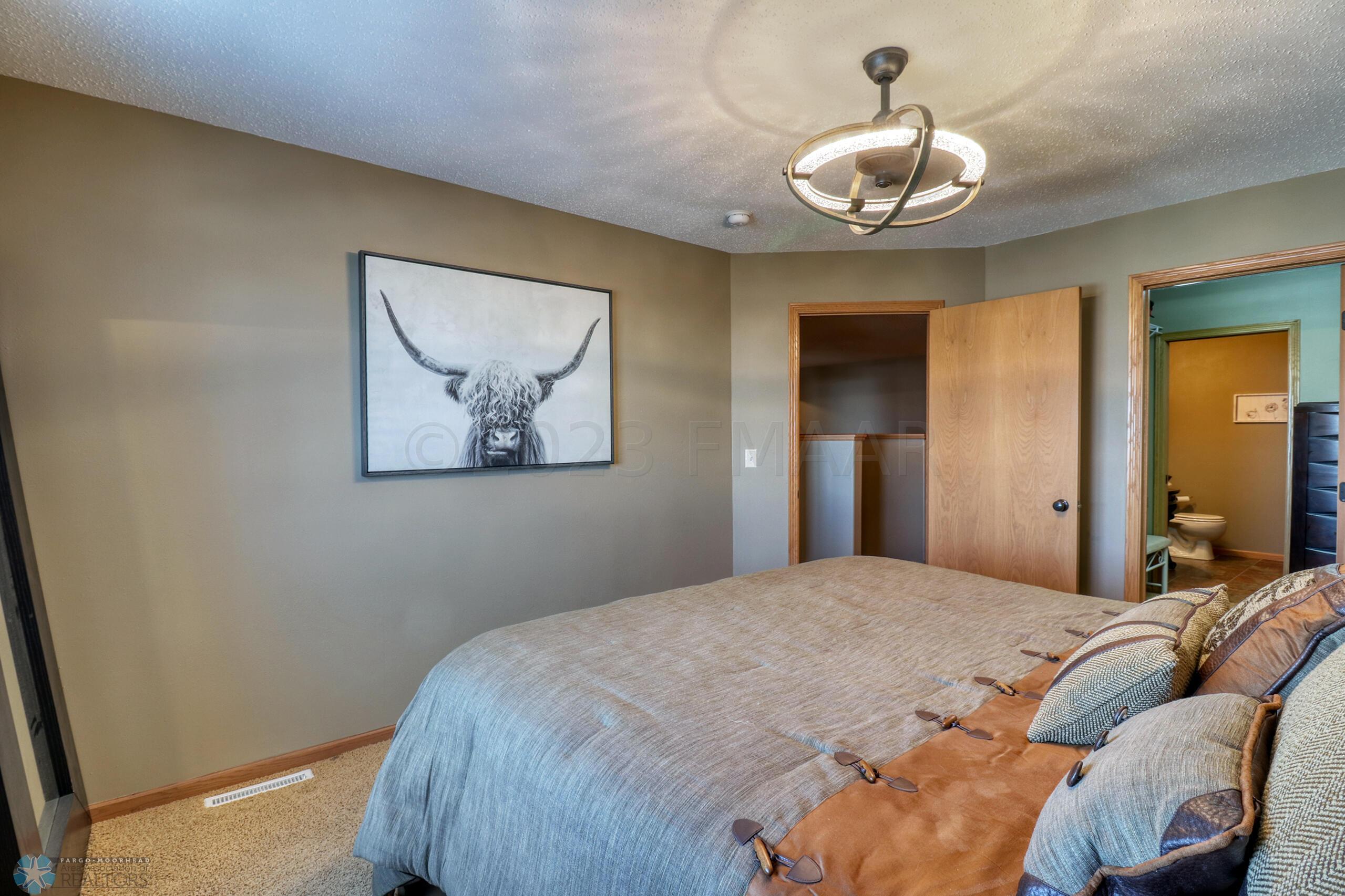 Master Bedroom1_3