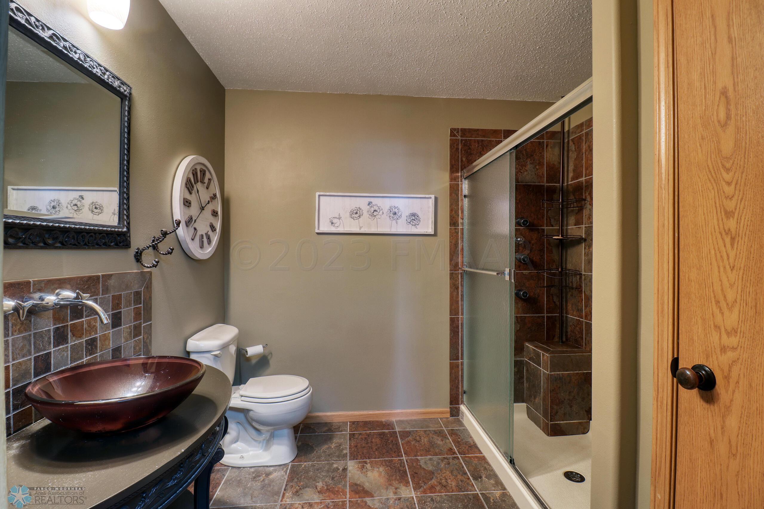 Master Bathroom1_1