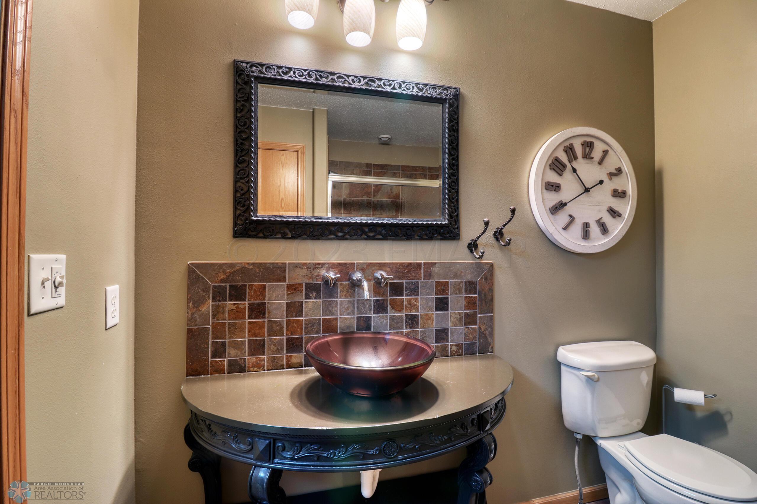 Master Bathroom1_2