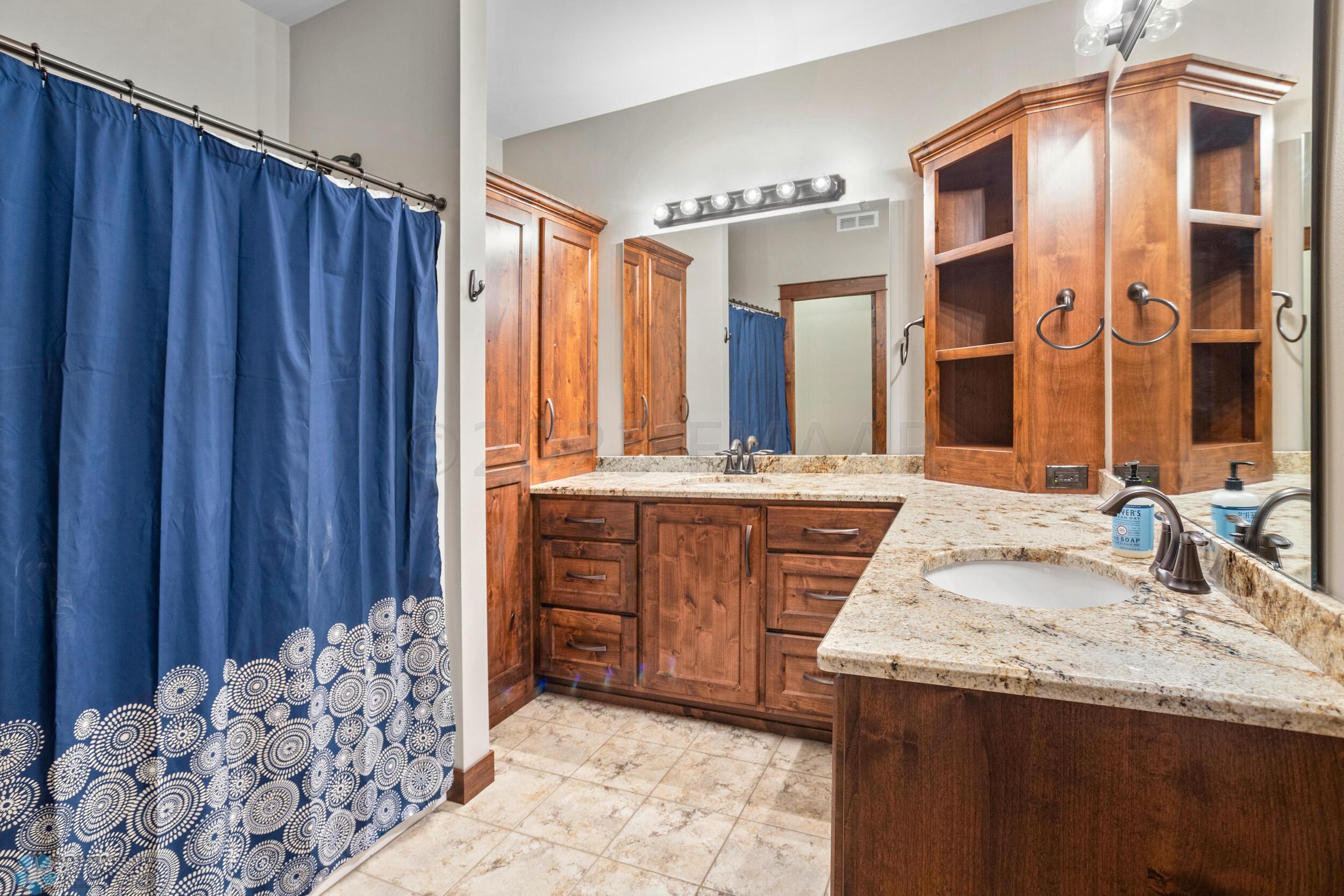 4724 Chokecherry Ct W West Fargo