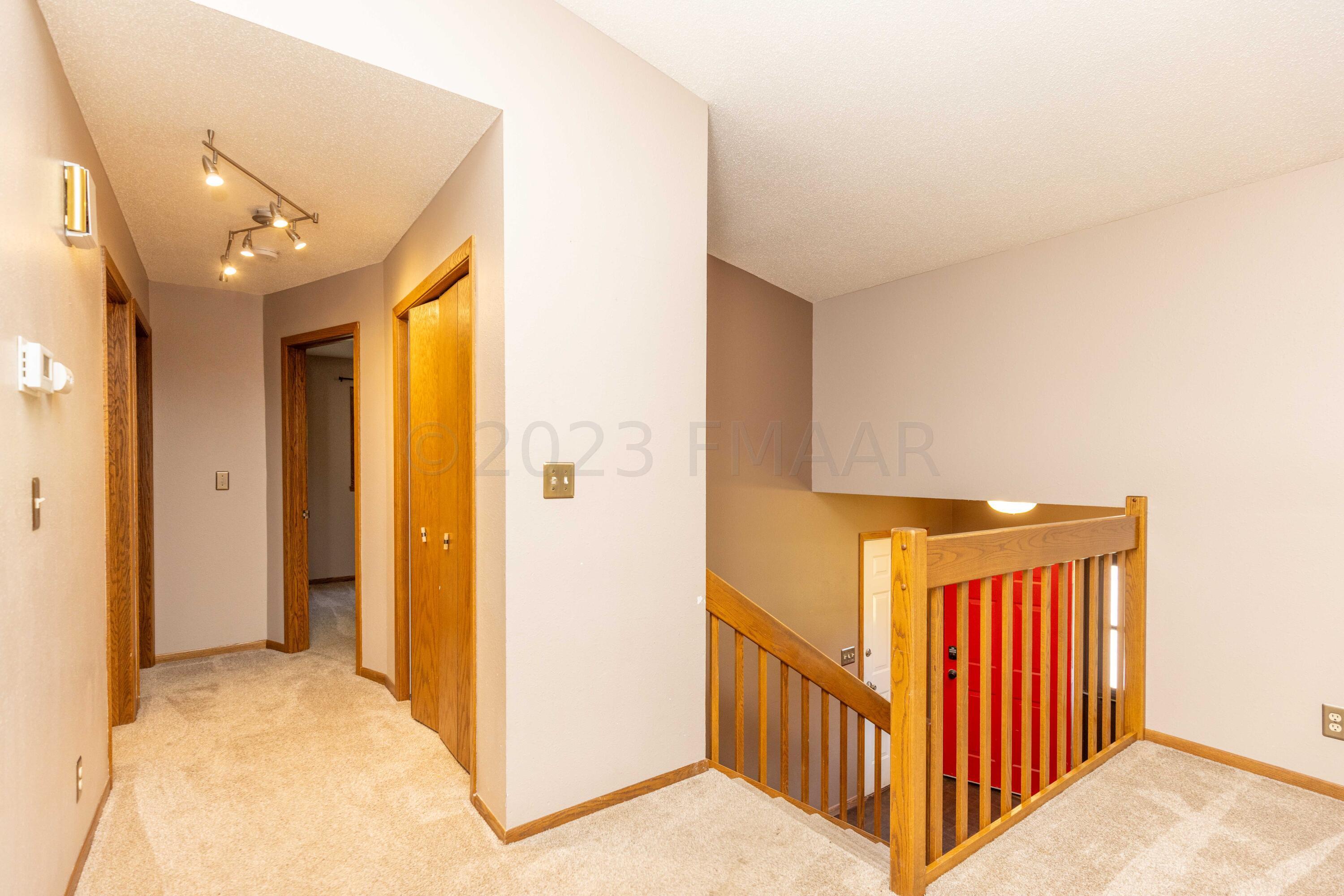 605 Lund Ave