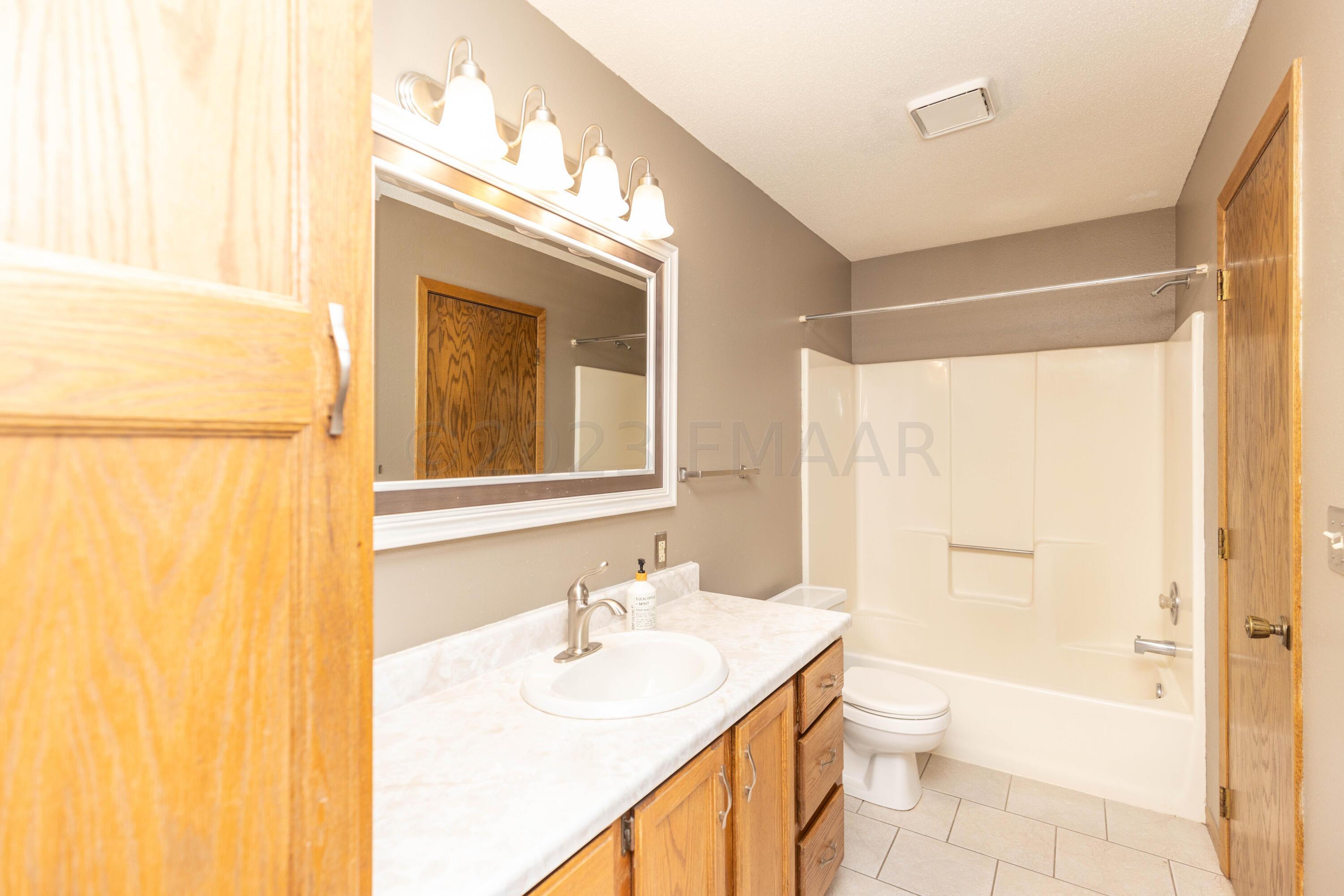 Upper Level Hollywood Bath
