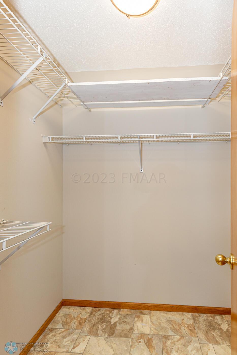 Walk-In-Closet