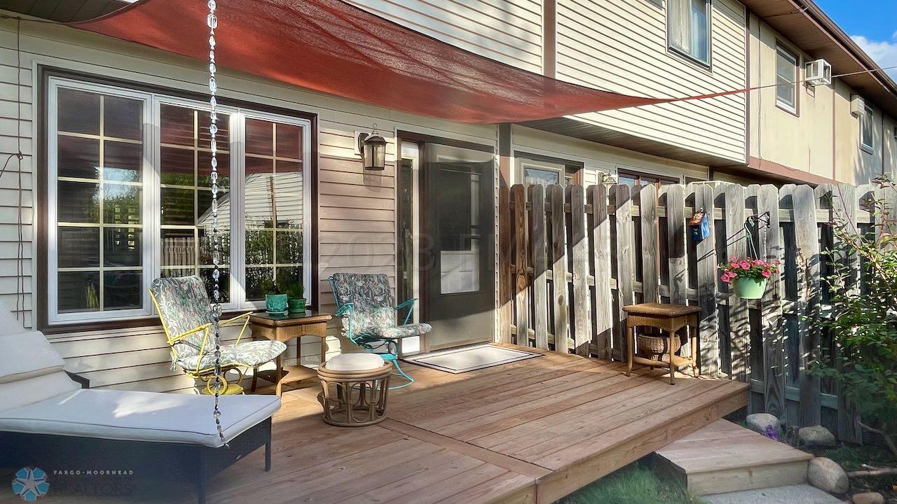 (4) Front Porch