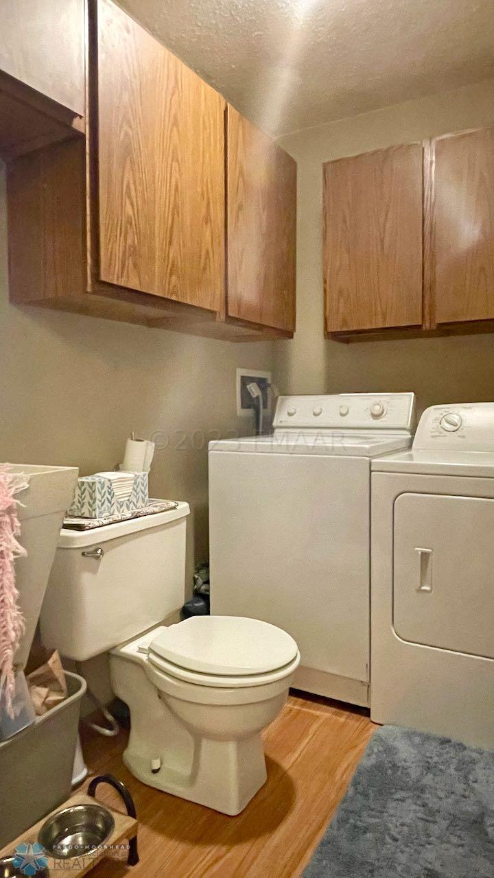 (18) Half Bath Laundry on Main