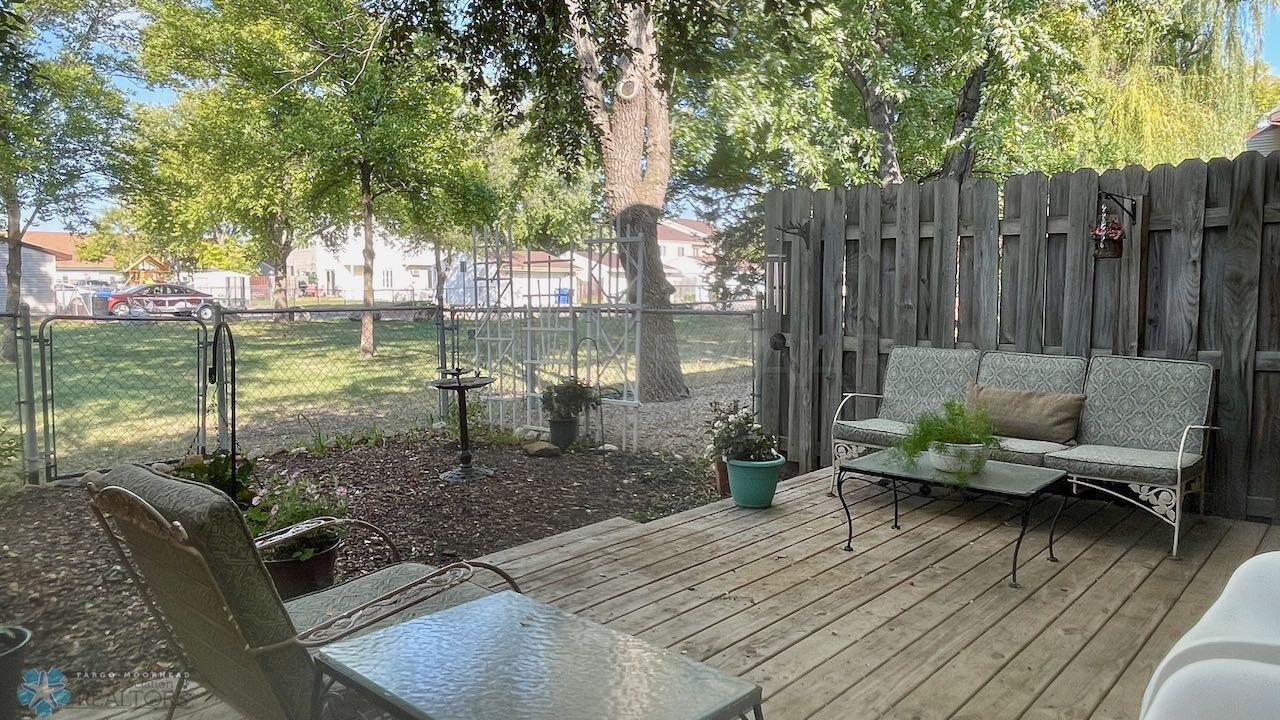 (28) Back Deck