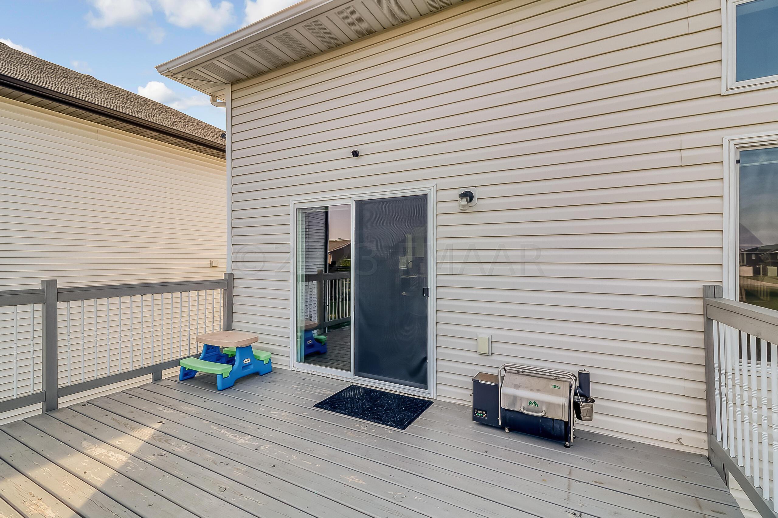 Backyard_Deck